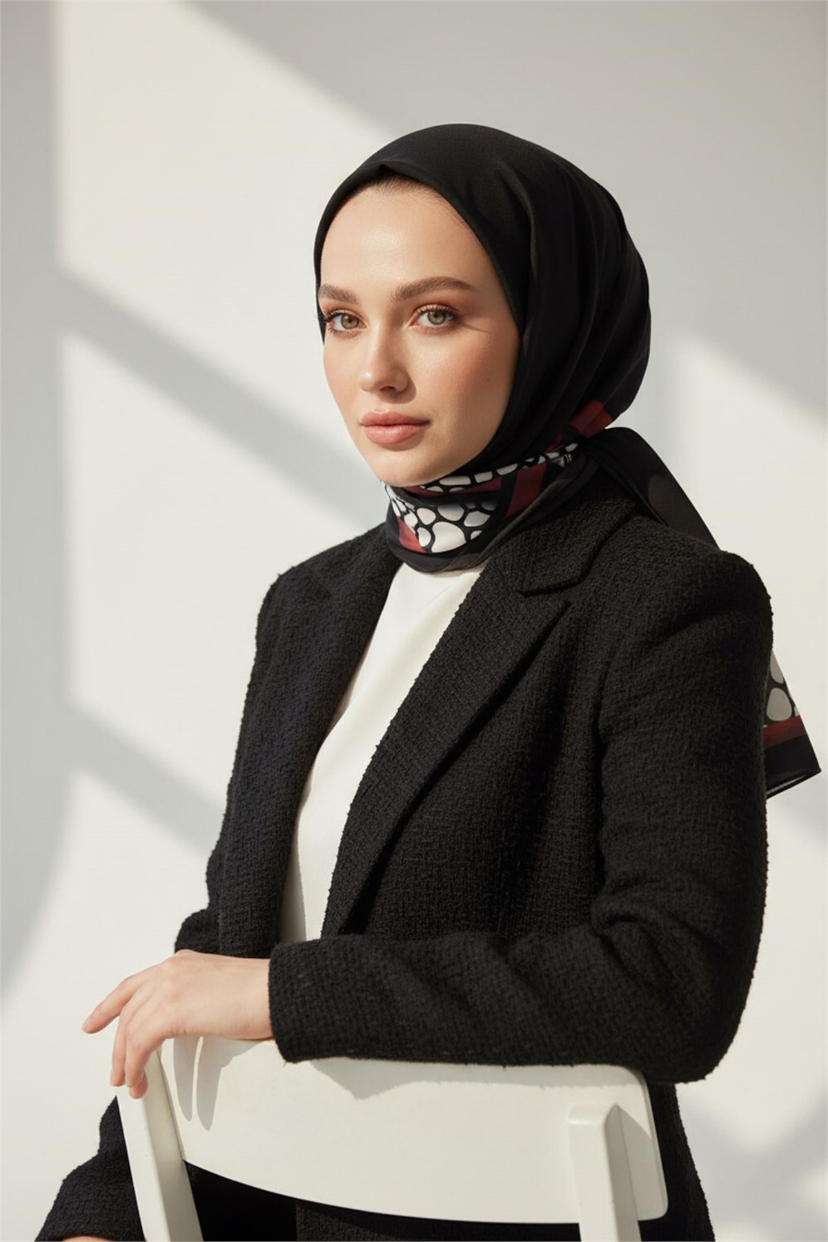 KREP DESENLİ SİYAH - BORDO RENKLİ 75X195 KIRIŞMAZ ŞAL