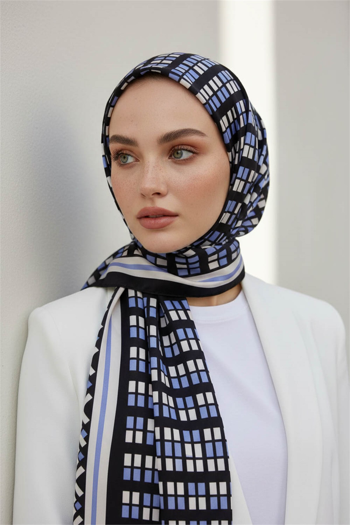 KREP KARE DESENLİ BEBE MAVİSİ RENKLİ 75X195 KIRIŞMAZ ŞAL