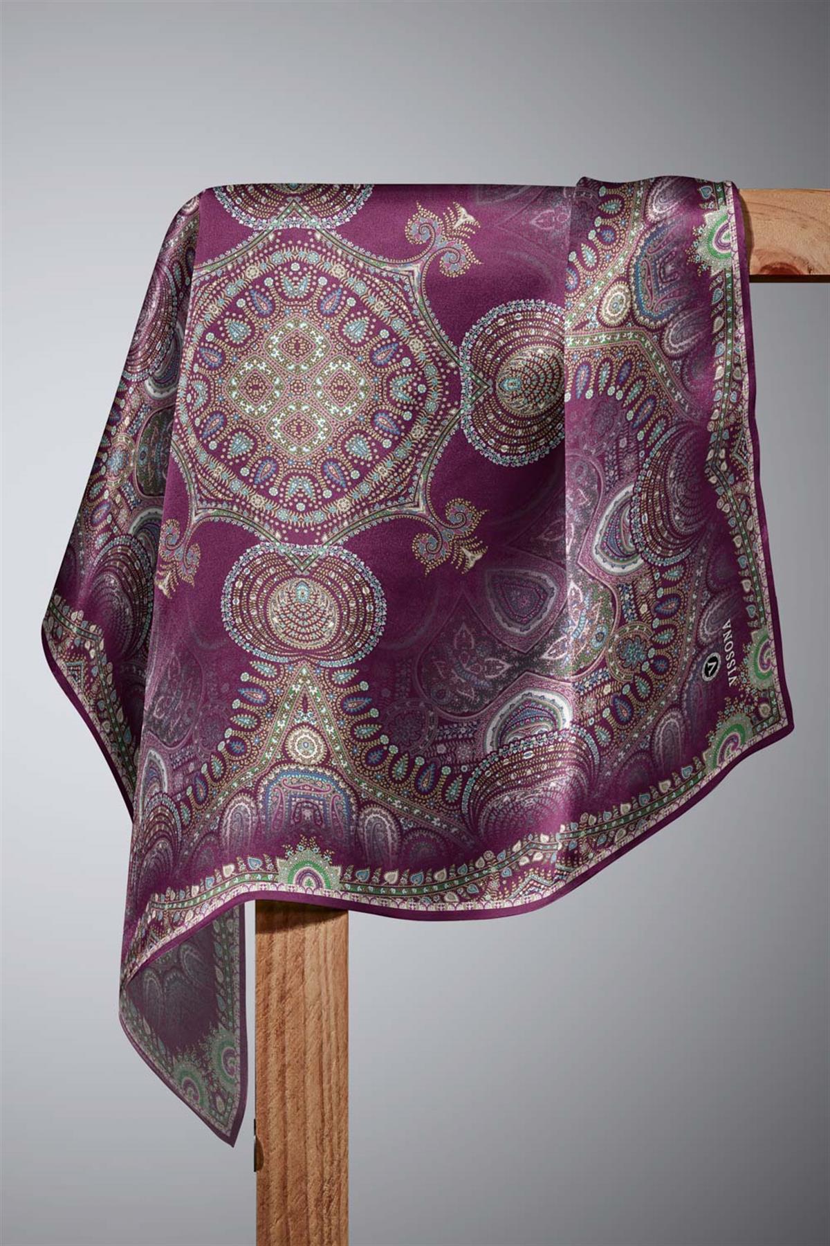 %100 Twill İpek Şal Desenli Mürdüm Renkli 90x90 Eşarp Dikim Şekli : El Dikişi