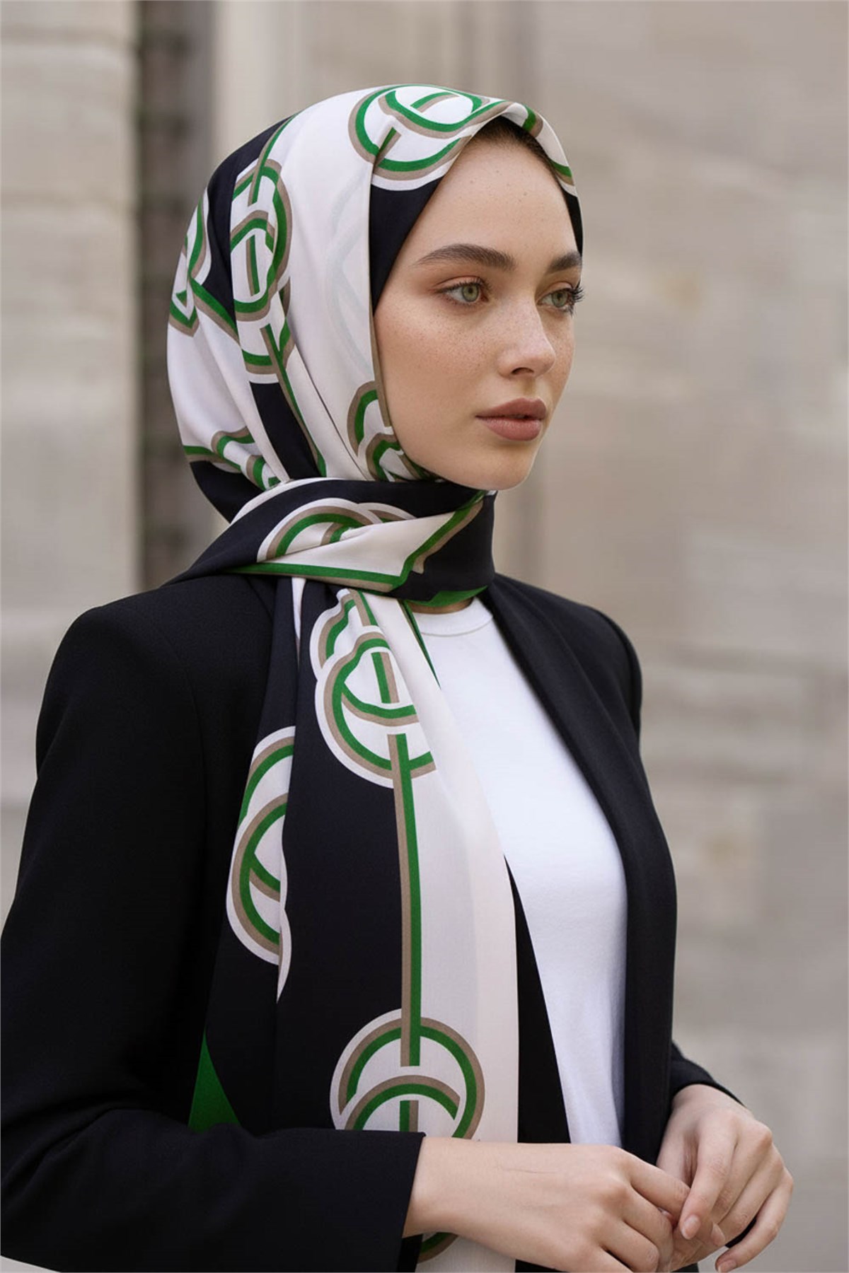 KREP ÇİZGİLİ DESENLİ ZÜMRÜT YEŞİLİ RENKLİ 75X195 KIRIŞMAZ ŞAL