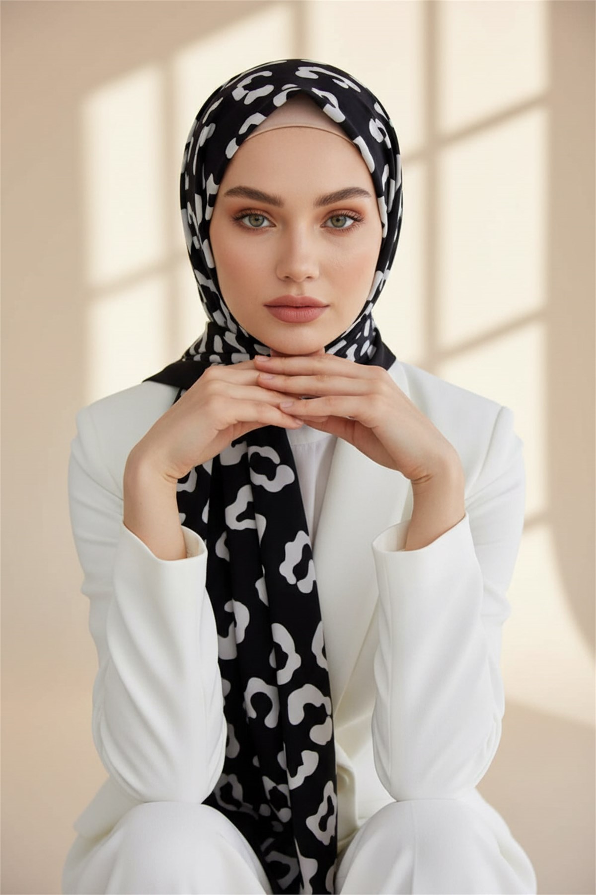KREP LEOPAR DESENLİ SİYAH RENKLİ 75X195 KIRIŞMAZ ŞAL