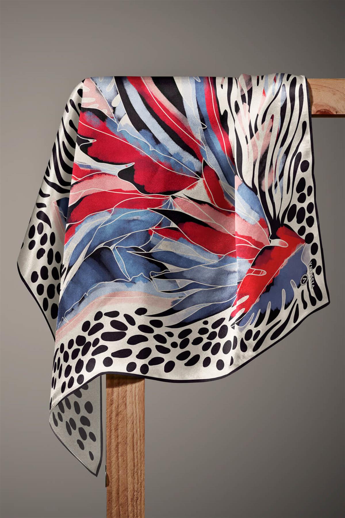 %100 Twill İpek Amazon Desenli Kırmızı- İndigo Renkli 90x90 Eşarp Kenar Dikiş Şekli El Dikişli