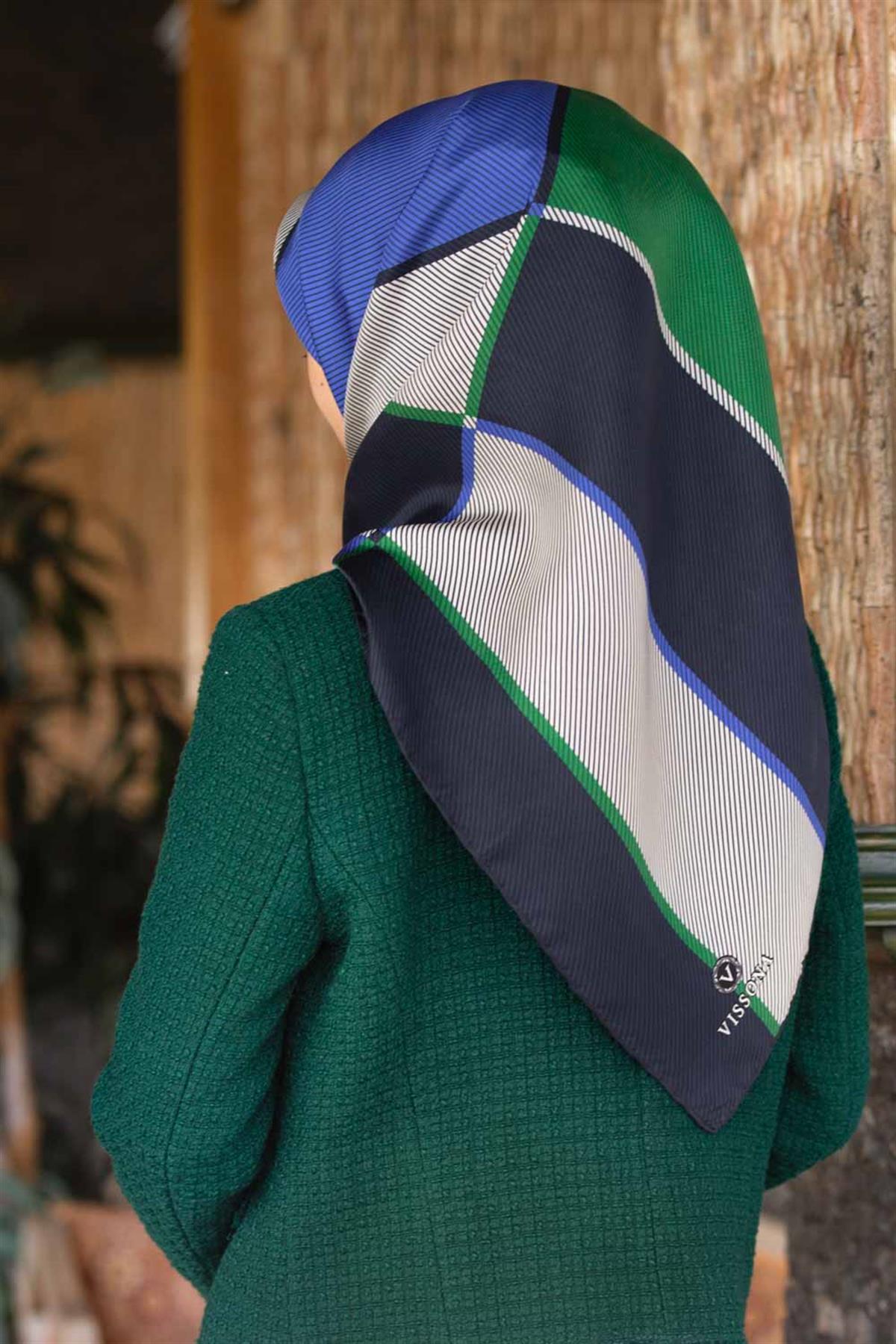 %100 Twill İpek Geometrik Desenli Saks Renkli 90x90 Eşarp Dikim Şekli : El Dikişi