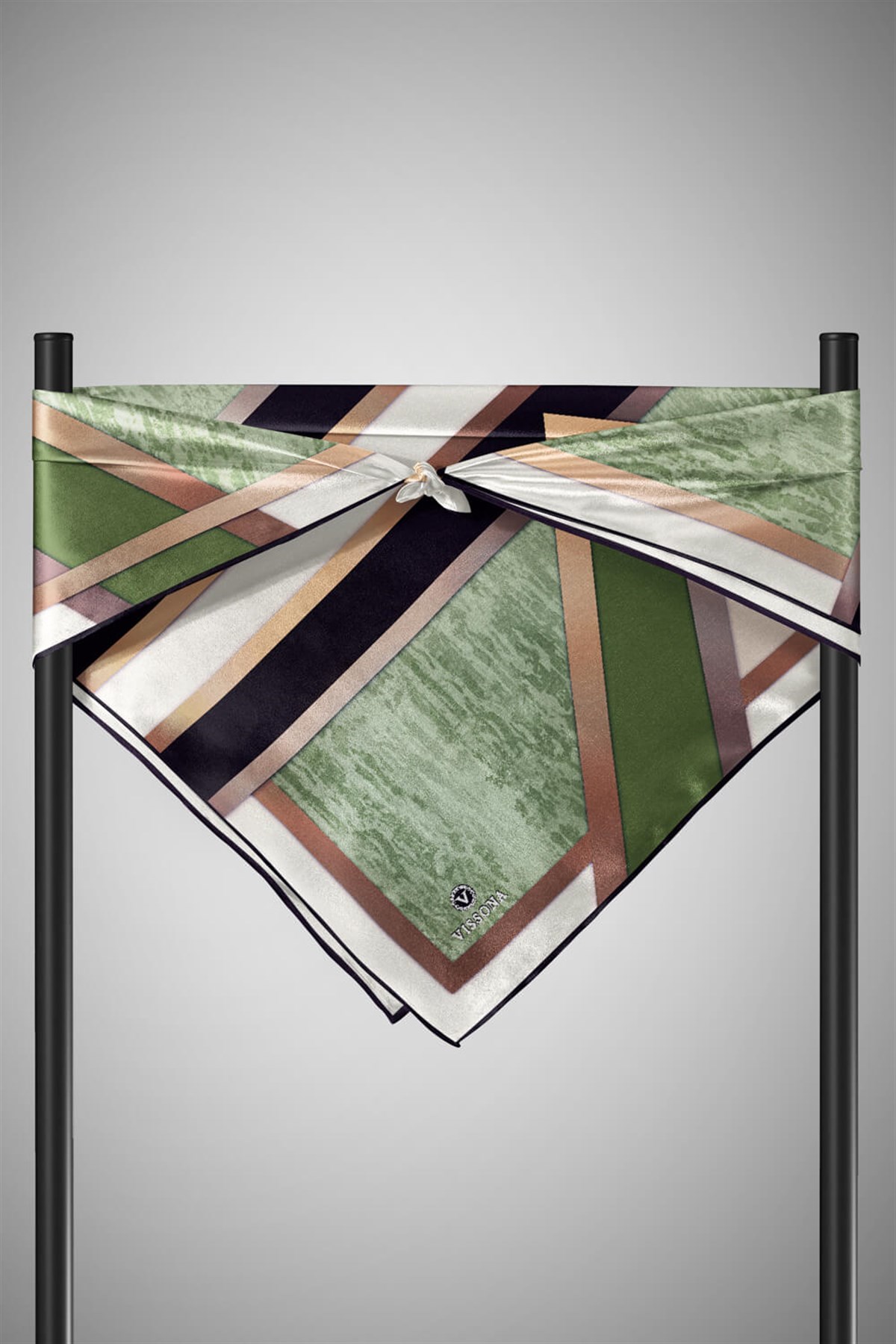 %100 Twill İpek Dokulu Ve Geometrik Desenli Gold - Haki Renkli 90x90 Eşarp Dikim Şekli : El Dikişi