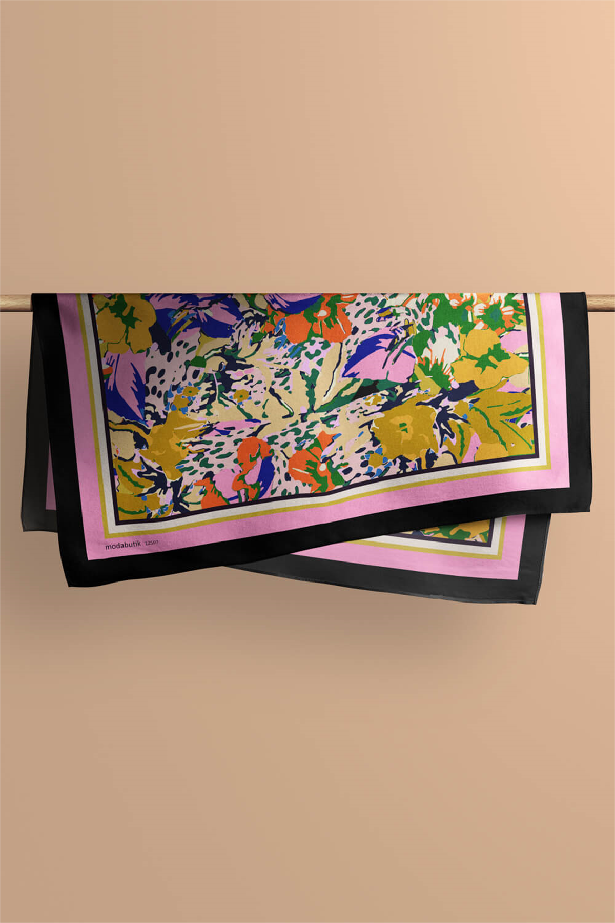 B117 COLORFUL FLOWERS BANDANA