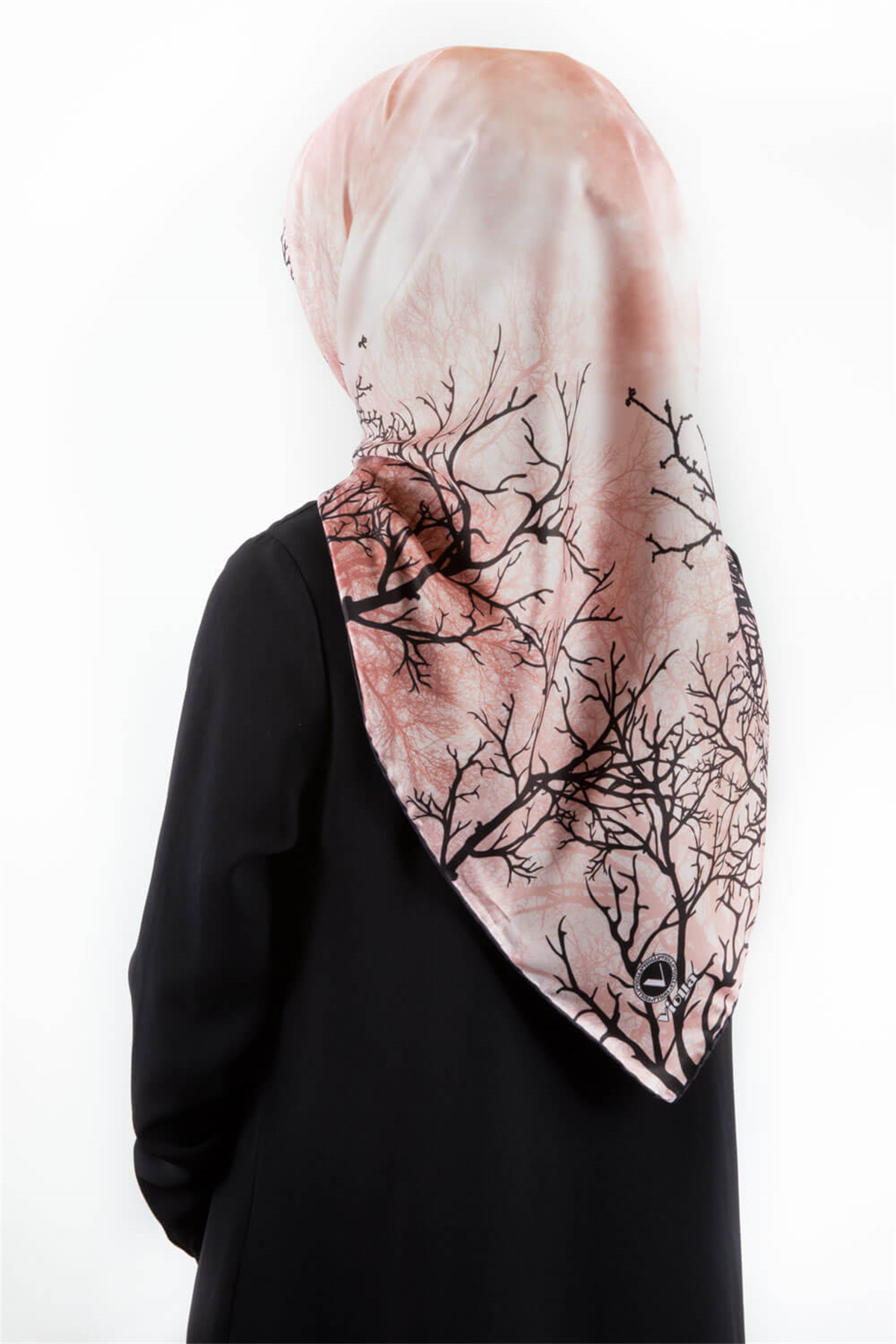 Twill Dolunay ve Ağaç Desenli Pudra Renkli 90x90 Eşarp (İpek İçermez) Kenar Dikiş Şekli El Dikişli