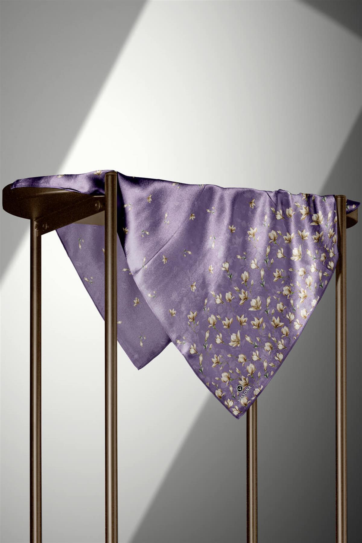 %100 Twill İpek Çiçek Desenli Lila Renkli 90x90 Eşarp Dikim Şekli : El Dikişi