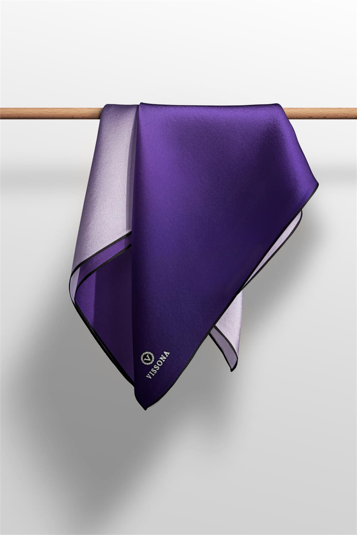 % 57 İPEK % 43 VİSKON Twill İpek Degrade Desenli Mor Renkli 90x90 Eşarp Dikim Şekli : El Dikişi