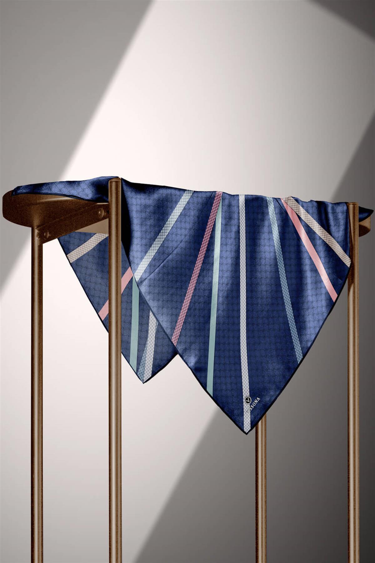 %100 Twill İpek Monogram Ve Şerit Desenli İndigo - Pudra Renkli 90x90 Eşarp Dikim Şekli : El Dikişi