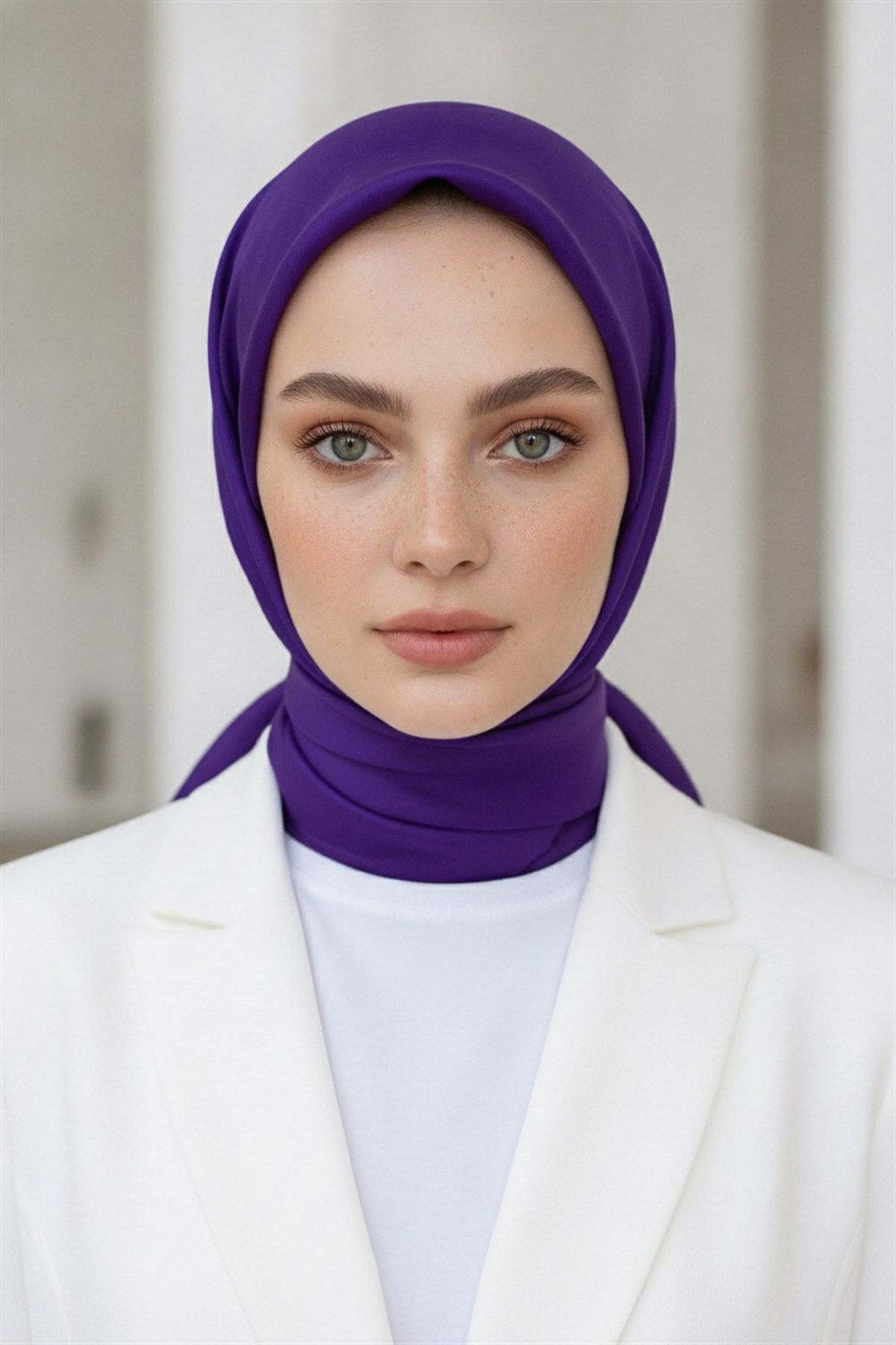 %100 Twill İpek Düz Mor Renkli Daha Tok Exclusive Serisi 90x90 Eşarp Dikim Şekli : El Dikişi