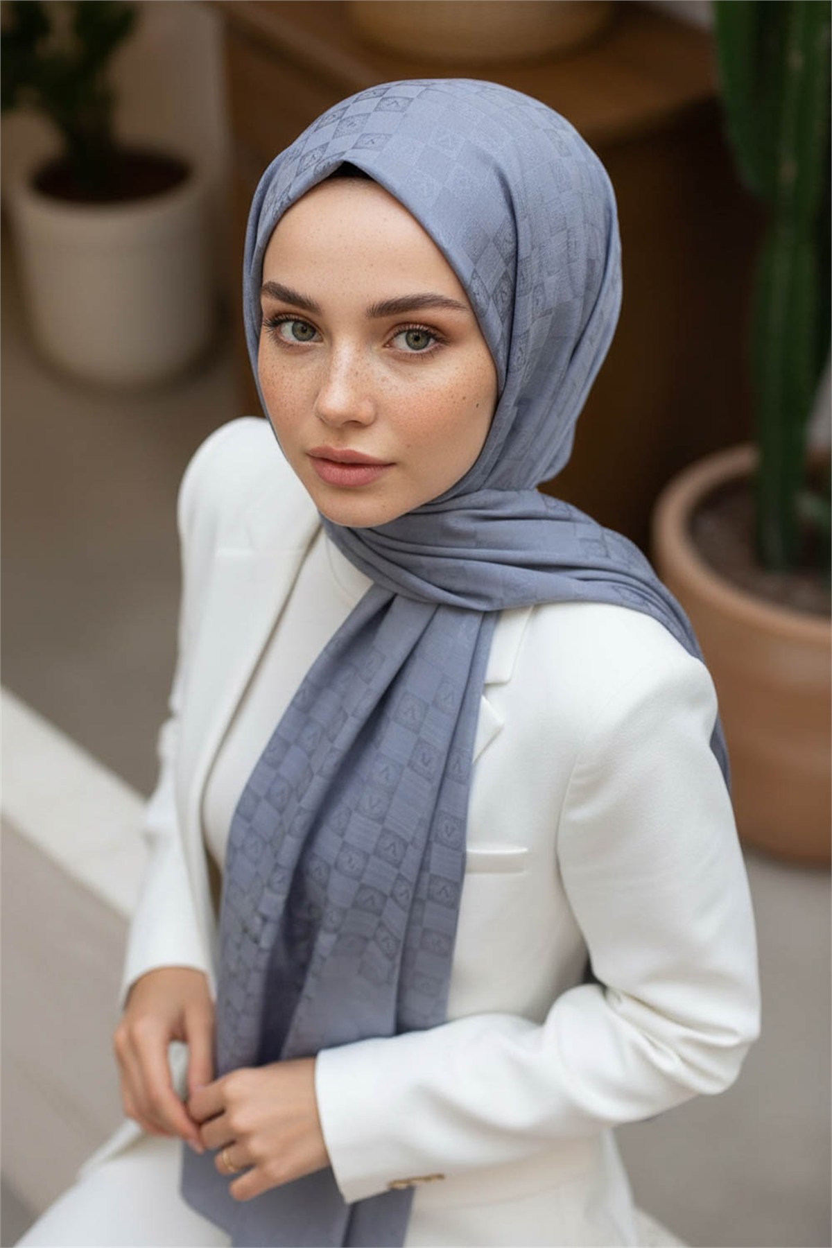 Vissona %57 İPEK %43 PAMUK Monogram Desenli Gri Renkli Şal -  70x190 Dikiş Tipi İtalyan Dikişli