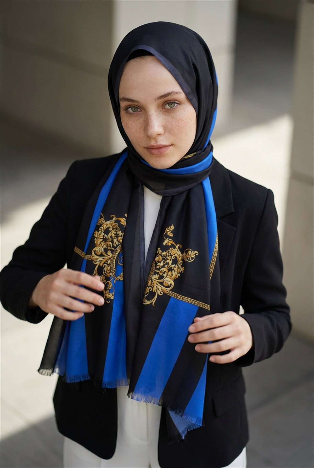 %100 Saf İpek Şal İnce Saten Vual Dokuma Şeritli Ve Varak Desenli Saks - Siyah Renkli 90x210 Şal