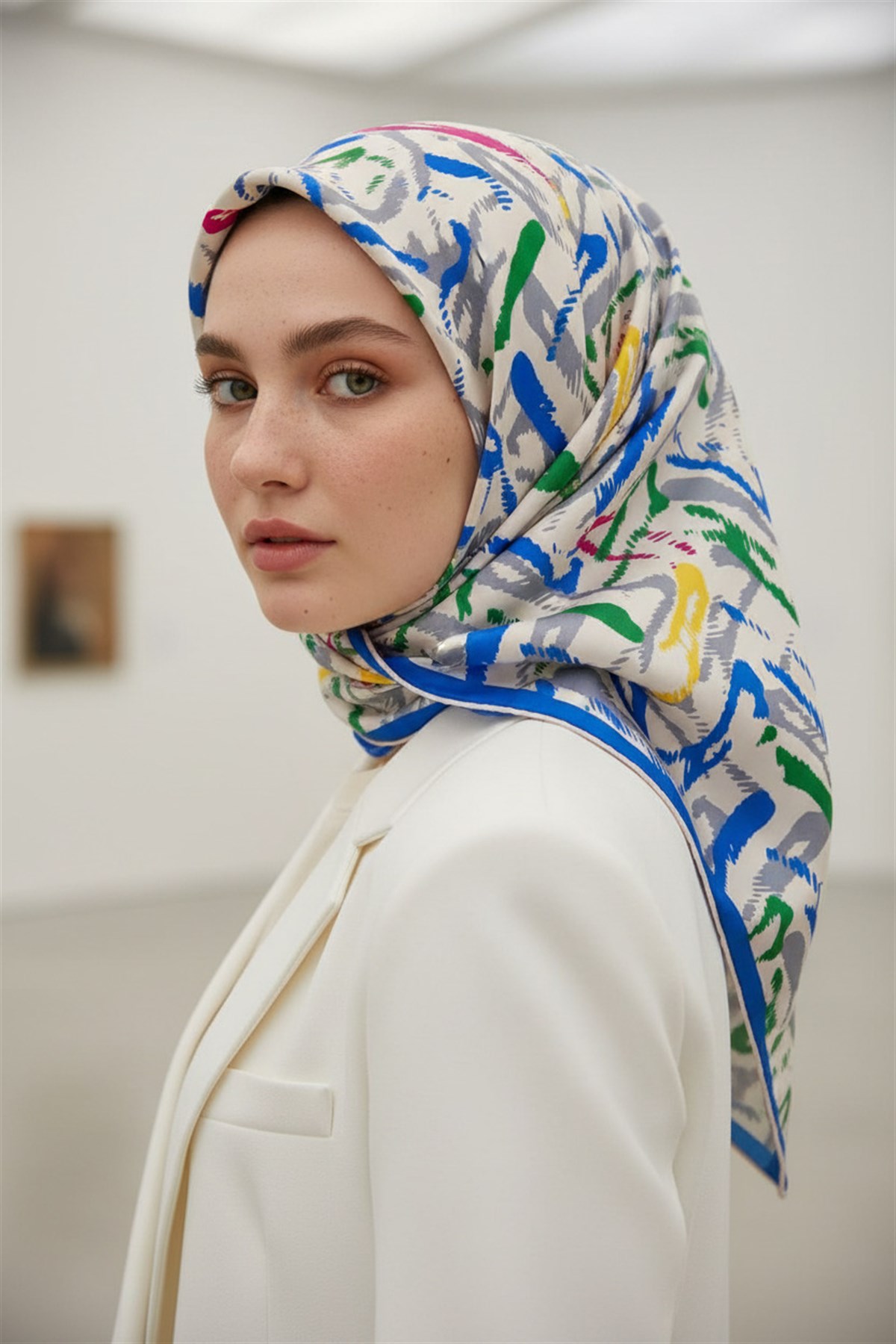 %100 Twill İpek Geometrik Desenli Saks - Zümrüt Yeşili Renkli 90x90 Eşarp Dikim Şekli : El Dikişi