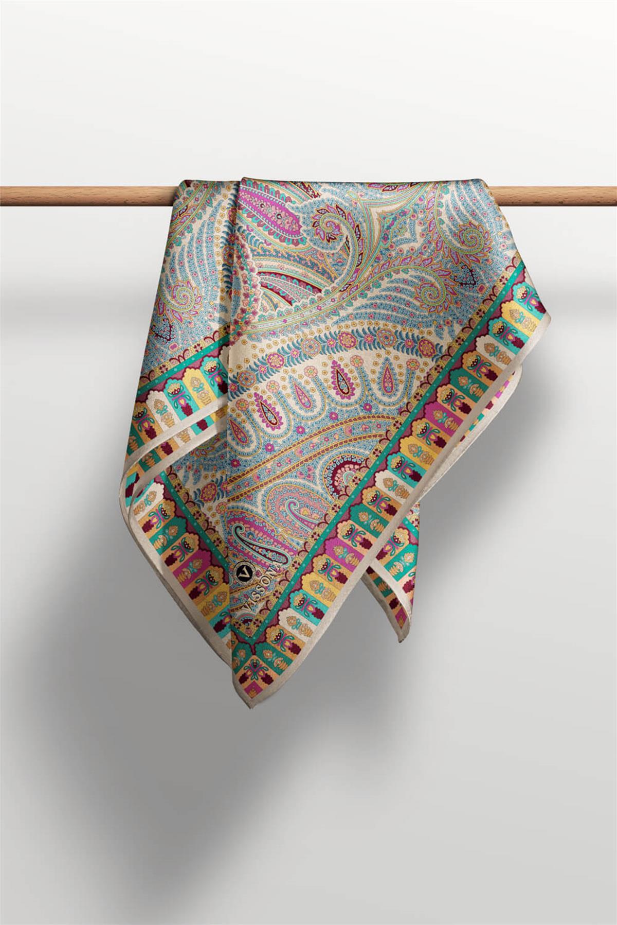 %100 Twill İpek Etro Desenli Vizon - İndigo Renkli 90x90 Eşarp Dikim Şekli : El Dikişi