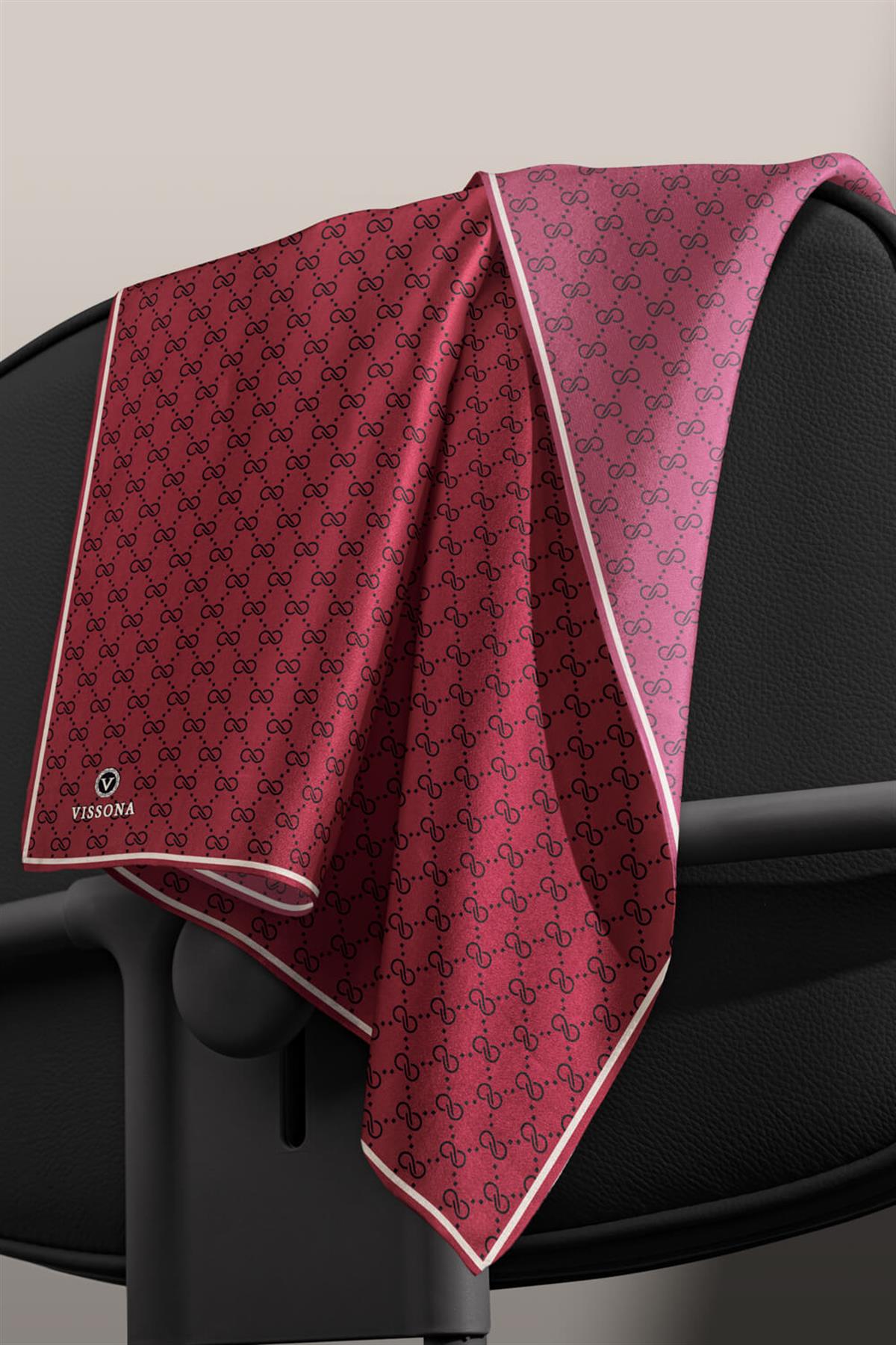 %100 Twill İpek Geometrik Desenli Bordo Renkli 90x90 Eşarp Dikim Şekli : El Dikişi