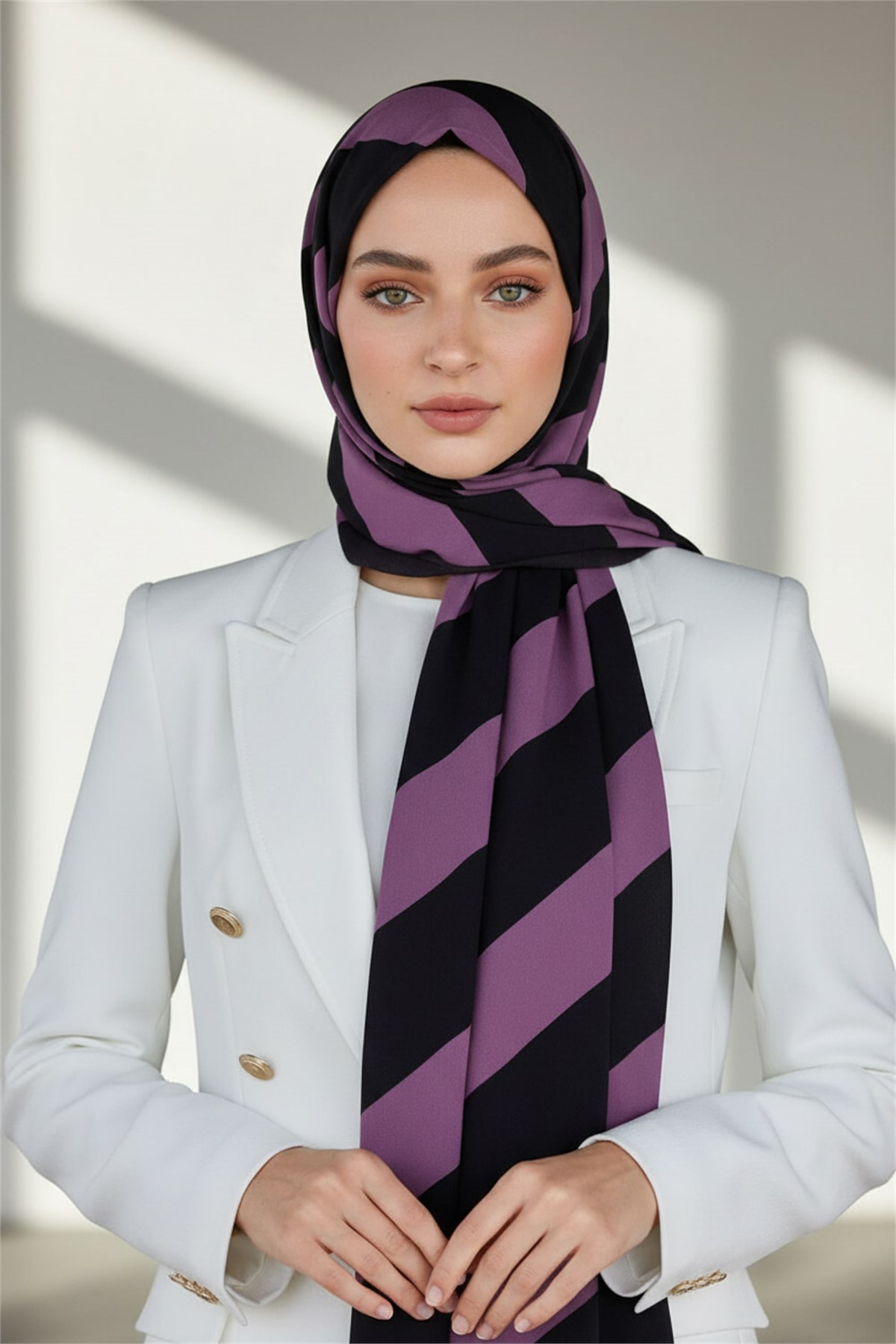KREP ÇİZGİLİ DESENLİ SİYAH - GÜL KURUSU RENKLİ 75X195 KIRIŞMAZ ŞAL