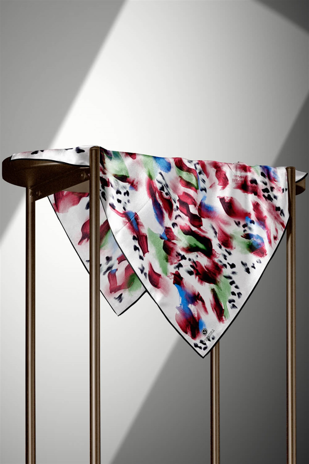 %100 Twill İpek Batik Desenli Bordo - Saks Renkli 90x90 Eşarp Dikim Şekli : El Dikişi