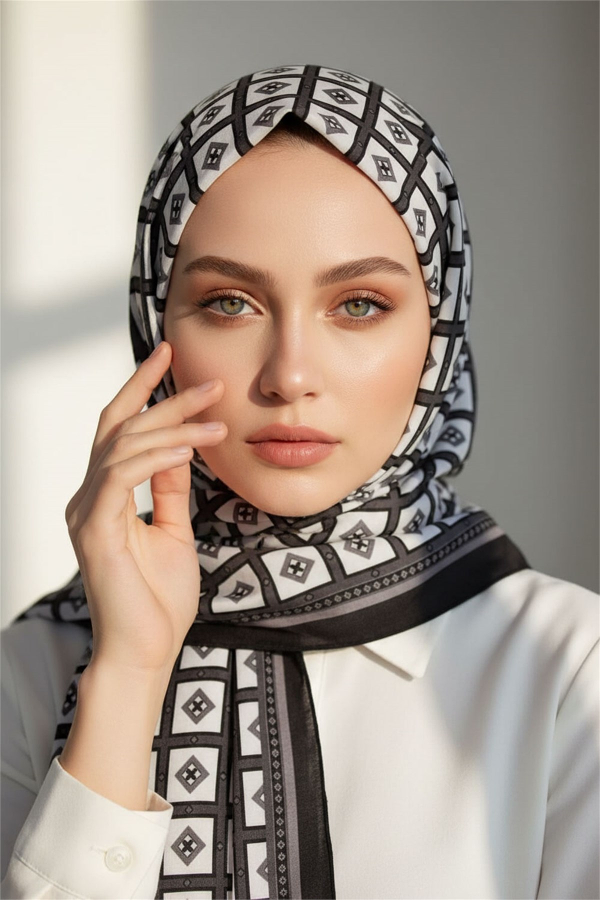 KREP KARE DESENLİ SİYAH - GRİ RENKLİ 75X195 KIRIŞMAZ ŞAL
