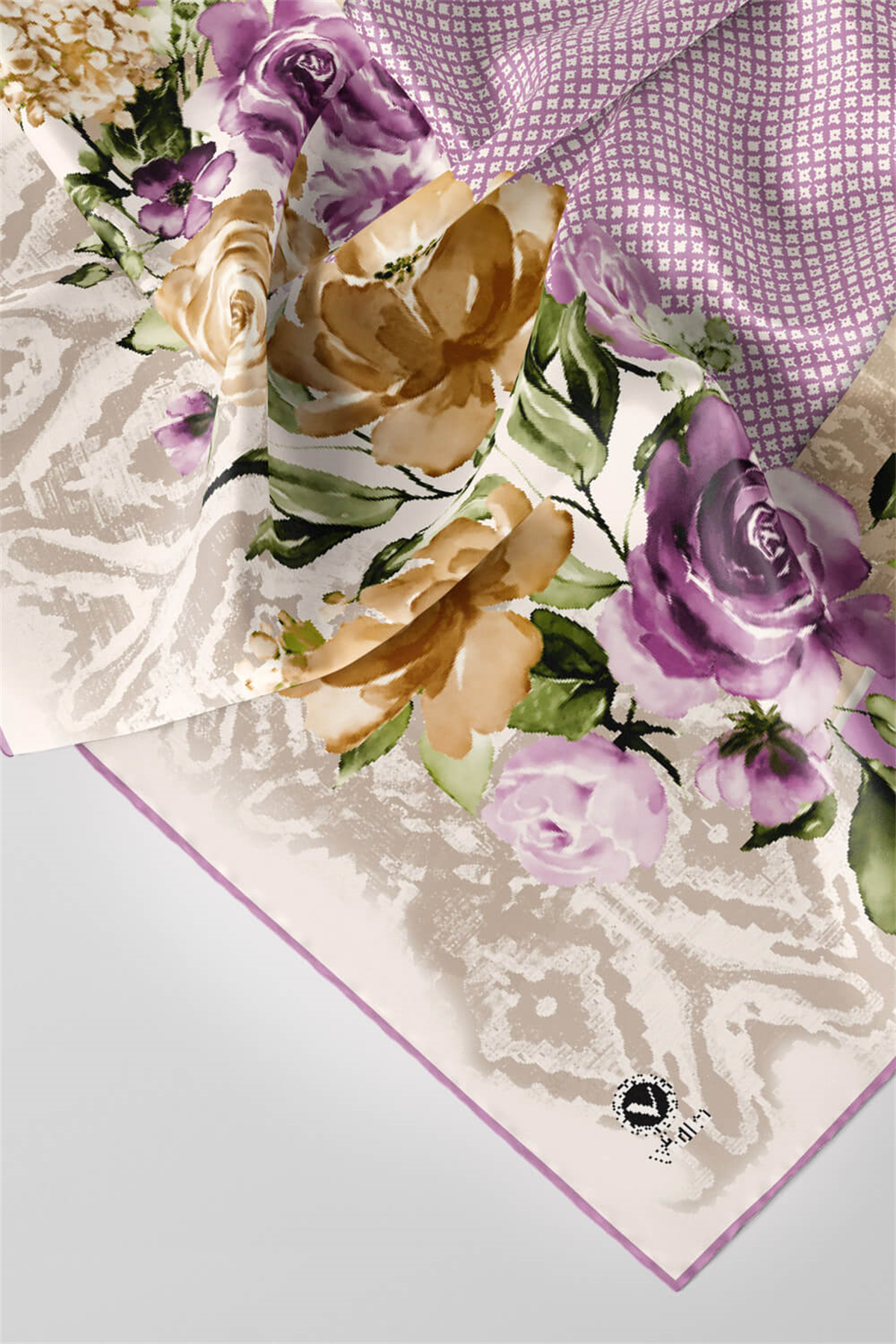 Twill Çiçek Desenli Lila Renkli 90x90 Eşarp (İpek İçermez) Kenar Dikiş Şekli El Dikişli