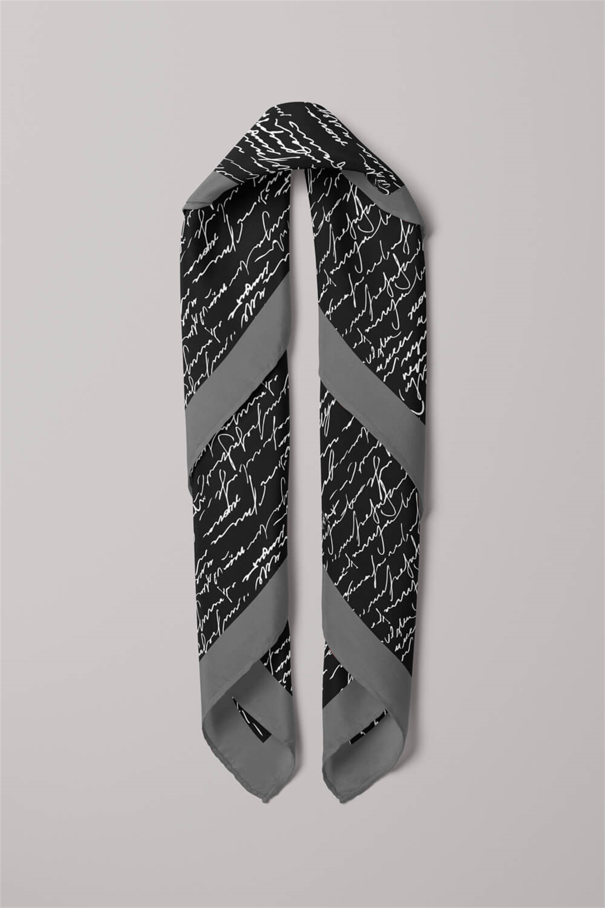 Kadın Siyah Beyaz El yazısı Desenli 50x50 Bandana HYL DG0711-22