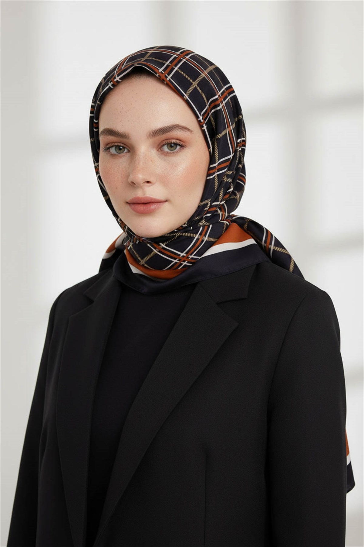 KREP EKOSE DESENLİ SİYAH - TABA RENKLİ 75X195 KIRIŞMAZ ŞAL