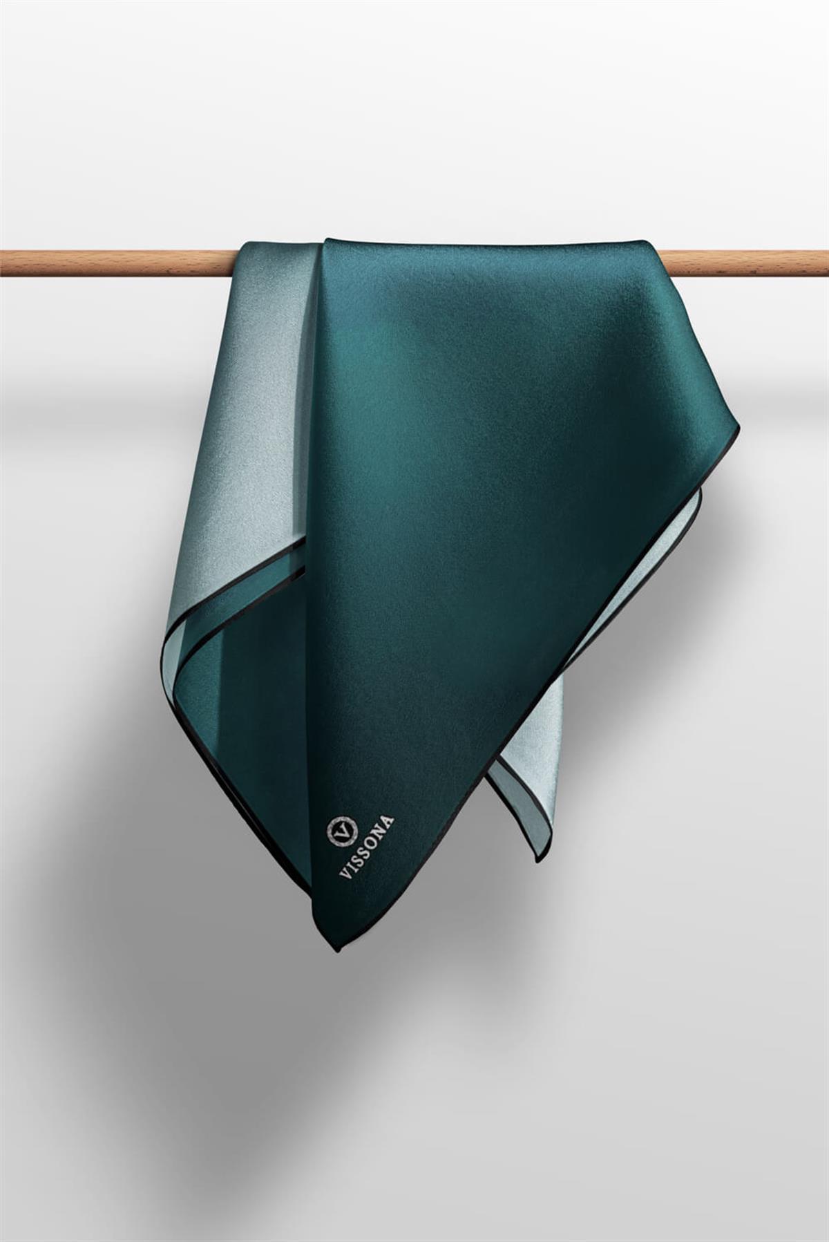 %100 Twill İpek Degrade Desenli Mint Yeşili Renkli 90x90 Eşarp Dikim Şekli : El Dikişi