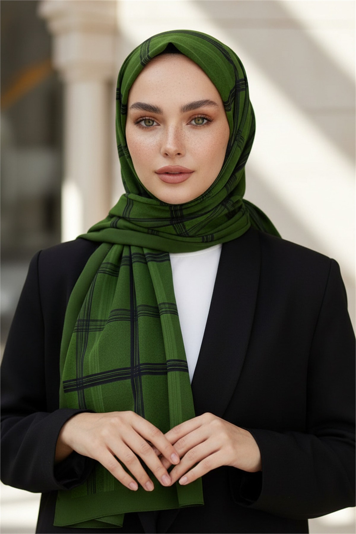 KREP GEOMETRİK DESENLİ ZÜMRÜT YEŞİLİ RENKLİ 75X195 KIRIŞMAZ ŞAL