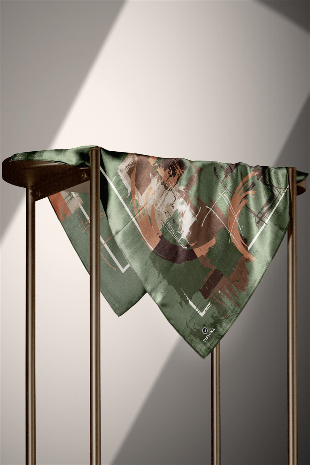 % 57 İPEK % 43 VİSKON Twill İpek Geometrik Desenli Çağla - Bakır Renkli 90x90 Eşarp Dikim Şekli : El Dikişi