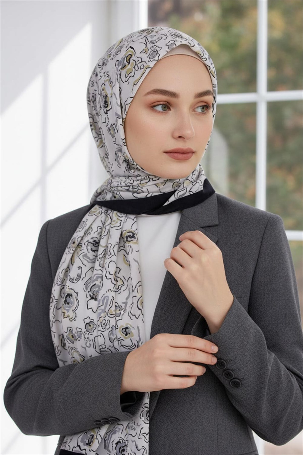 KREP ÇİÇEKLİ GRİ - BEJ MAVİ RENKLİ 75X195 KIRIŞMAZ ŞAL
