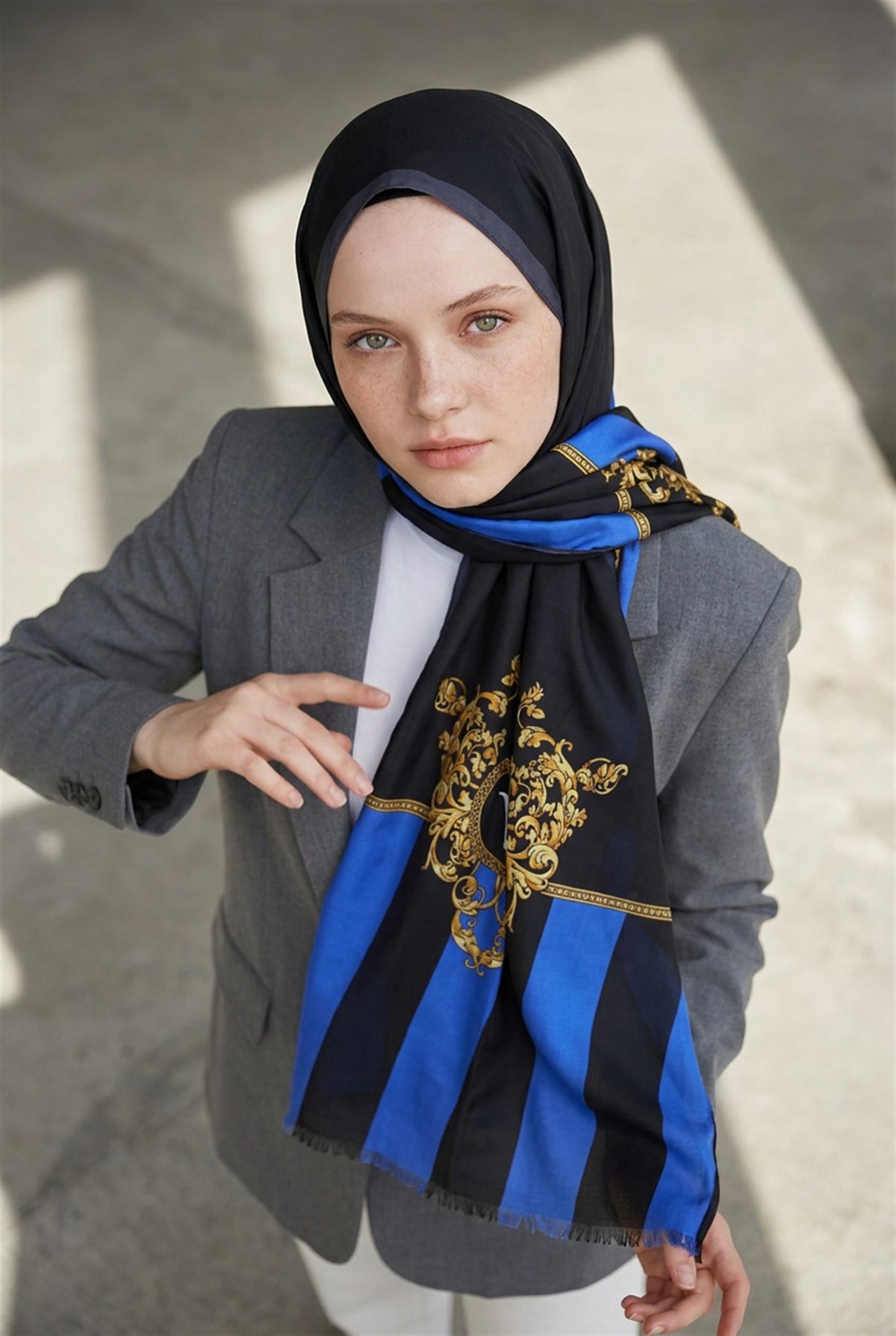 %100 Saf İpek Şal İnce Saten Vual Dokuma Şeritli Ve Varak Desenli Saks - Siyah Renkli 90x210 Şal