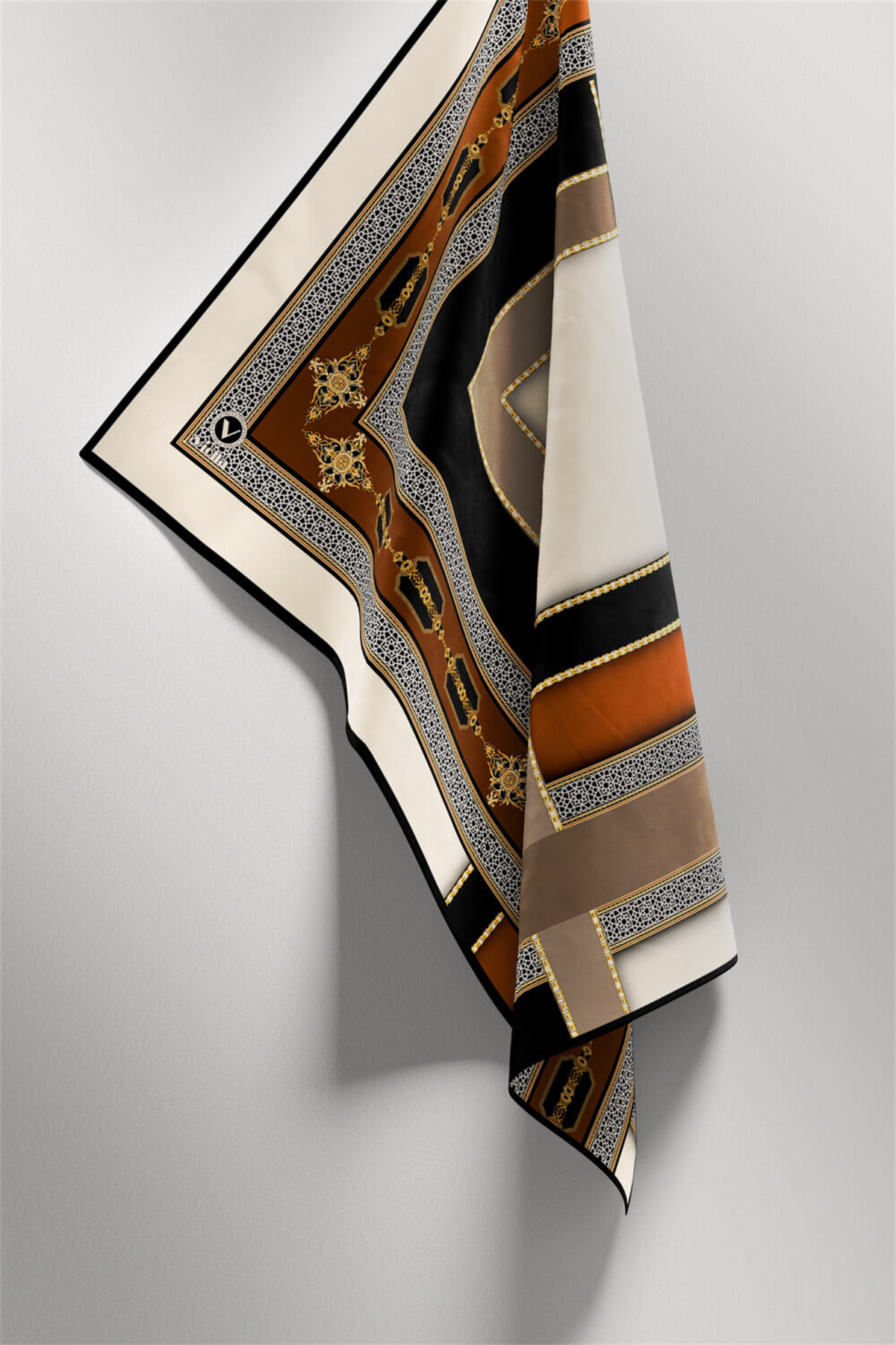 Twill Gold Detaylı ve Antik Motif Desenli Taba - Bej Renkli 90x90 Eşarp (İpek İçermez) Kenar Dikiş Şekli El Dikişli