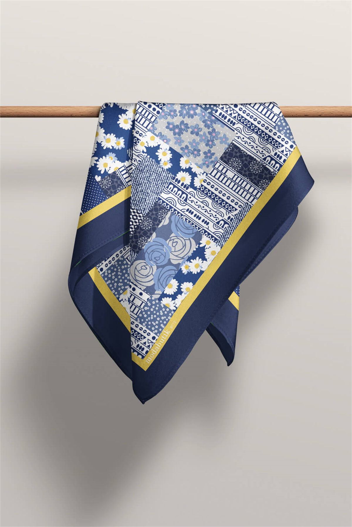 KADIN DESENLİ BANDANA