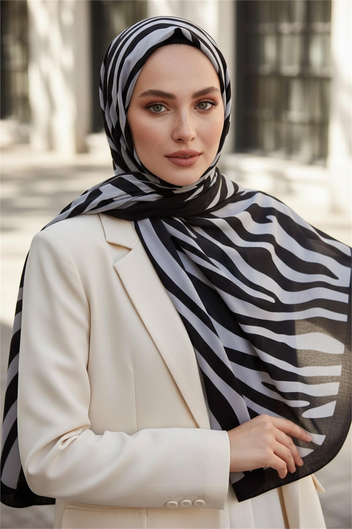 Kırışmaz Krep Şal Zebra Desenli Siyah Gri – Kolay Şekil Alan 75x190 cm