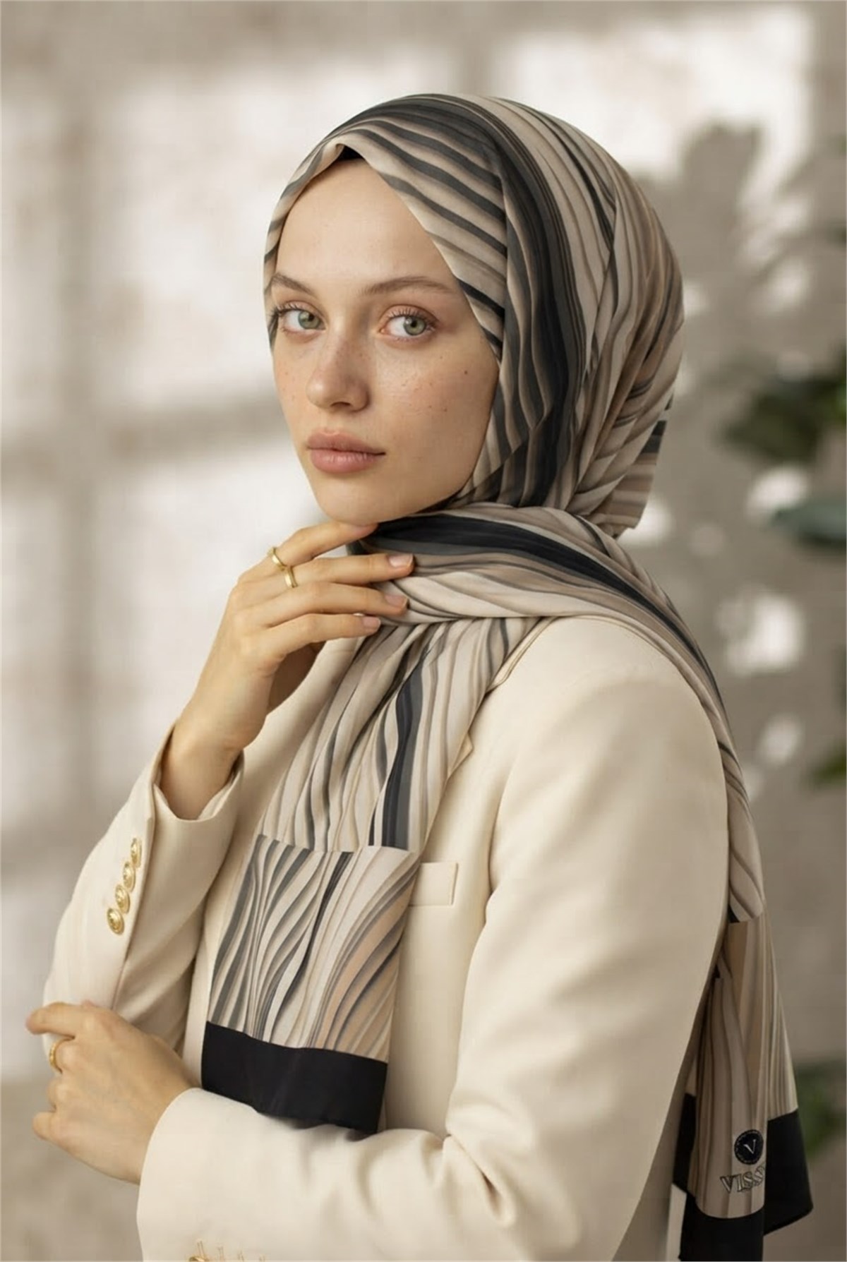 KREP ÇİZGİLİ DESENLİ SİYAH RENKLİ 75X195 KIRIŞMAZ ŞAL
