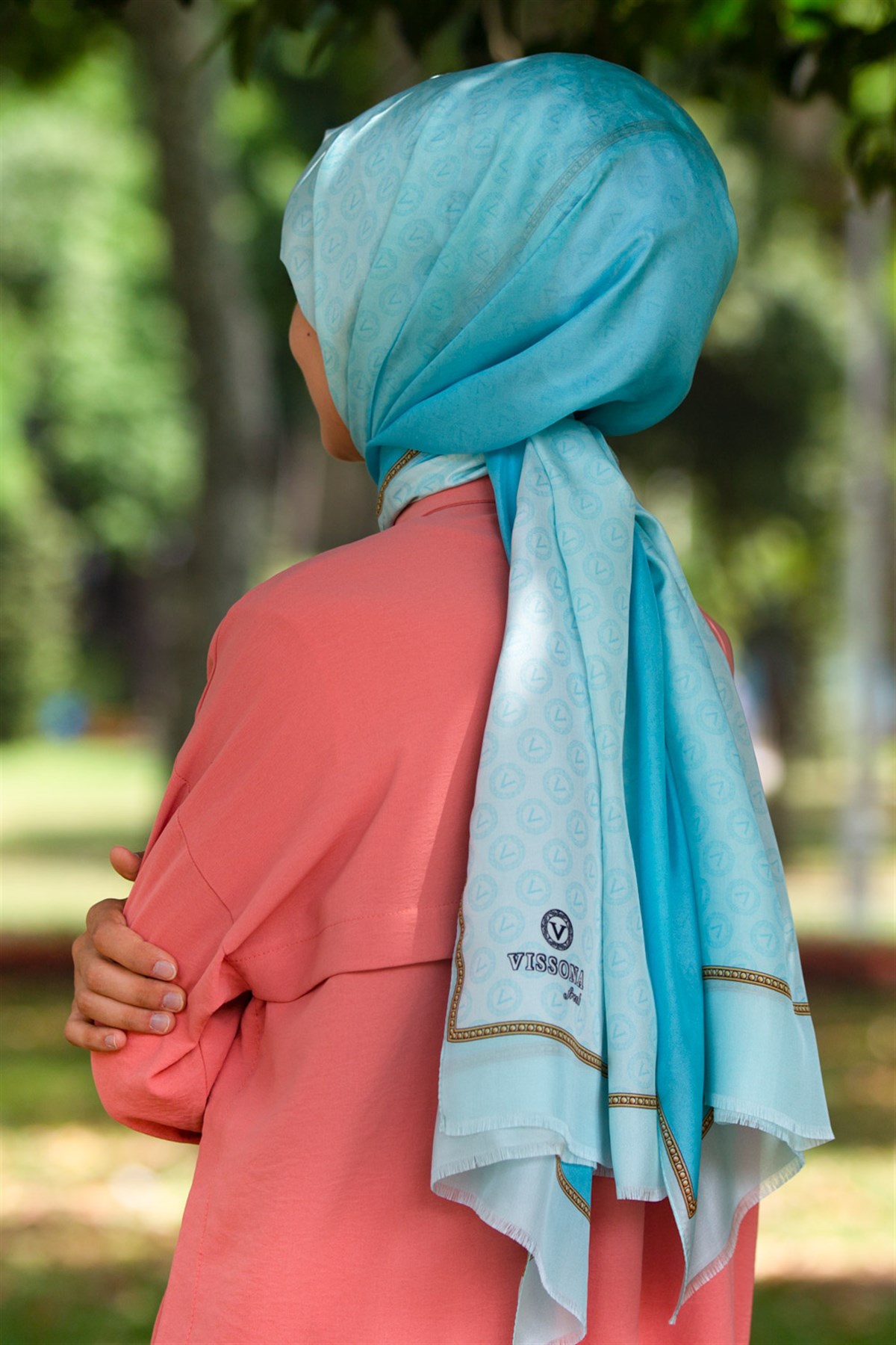 %100 İpek Degradeli Ve Monogram Desenli Su Yeşili - Gold Renkli 92x210 Şal