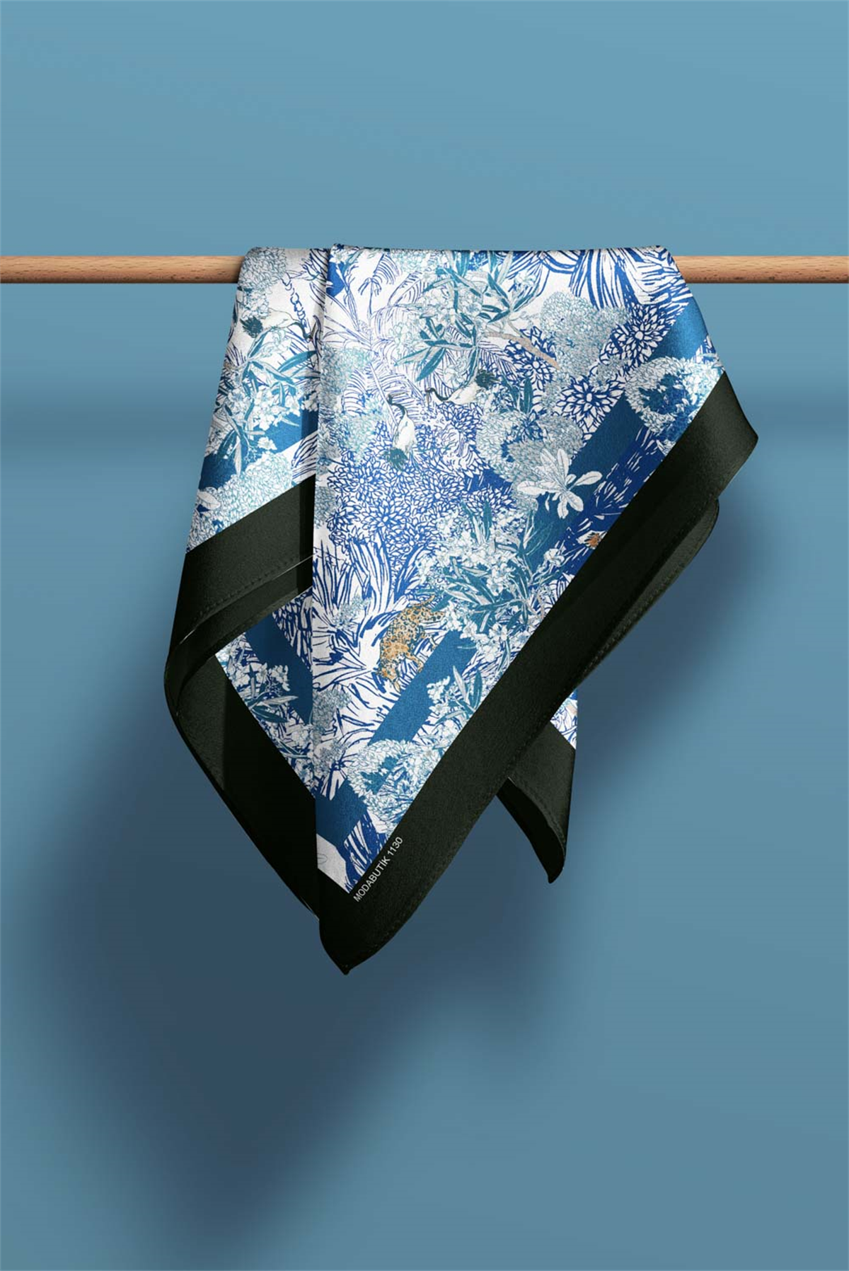 V45 Kadın Açık Mavi Lacivert Arbore Desenli 50x50 Bandana HYL DG01130-22