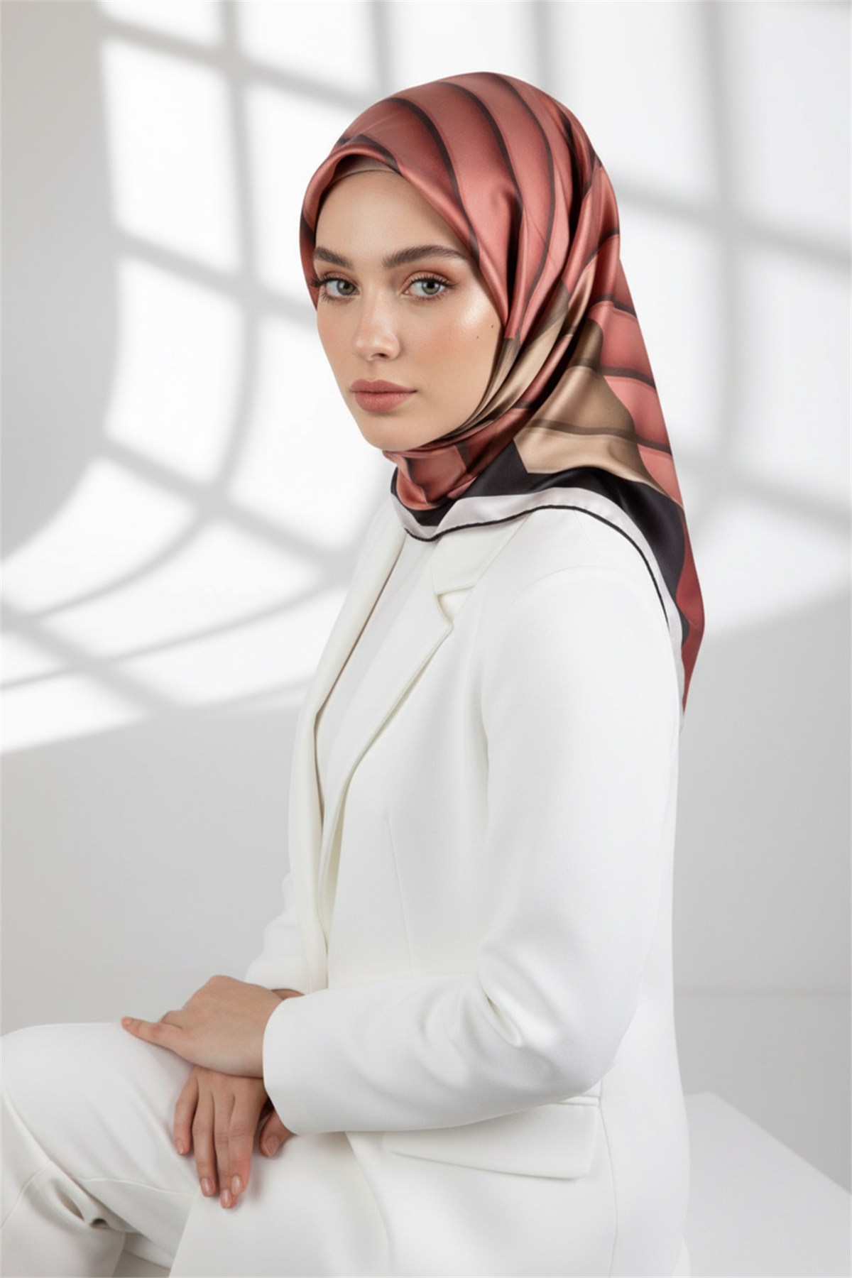 Rayon Zikzak Çizgi Desenli Gül Kurusu Renkli 90x90 Eşarp (İpek İçermez) Dikim Şekli : El Dikişi