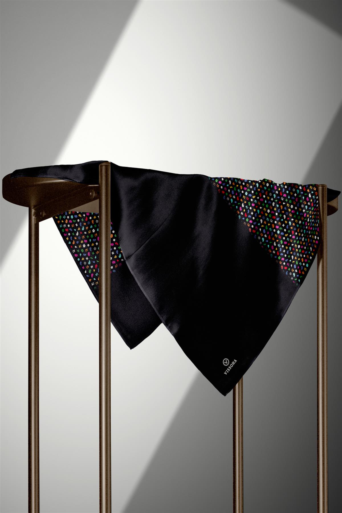 %100 Twill İpek Çıtır Şerit Desenli Siyah - Siyah Renkli 90x90 Eşarp Dikim Şekli : El Dikişi