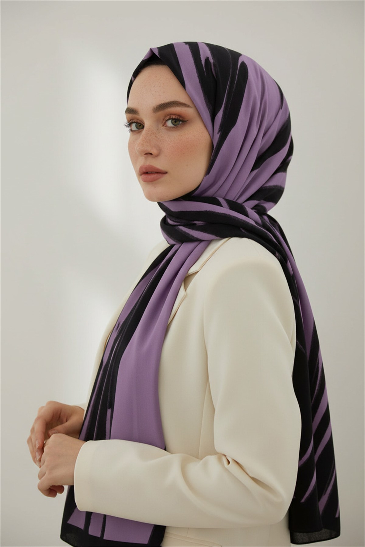 KREP GEOMETRİK DESENLİ LİLA RENKLİ 75X195 KIRIŞMAZ ŞAL