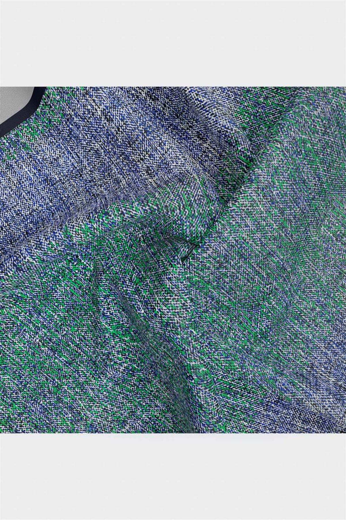 %100 Twill İpek Dokulu Desen Saks - Zümrüt Yeşili Renkli 90x90 Eşarp Kenar Dikiş Şekli El Dikişli