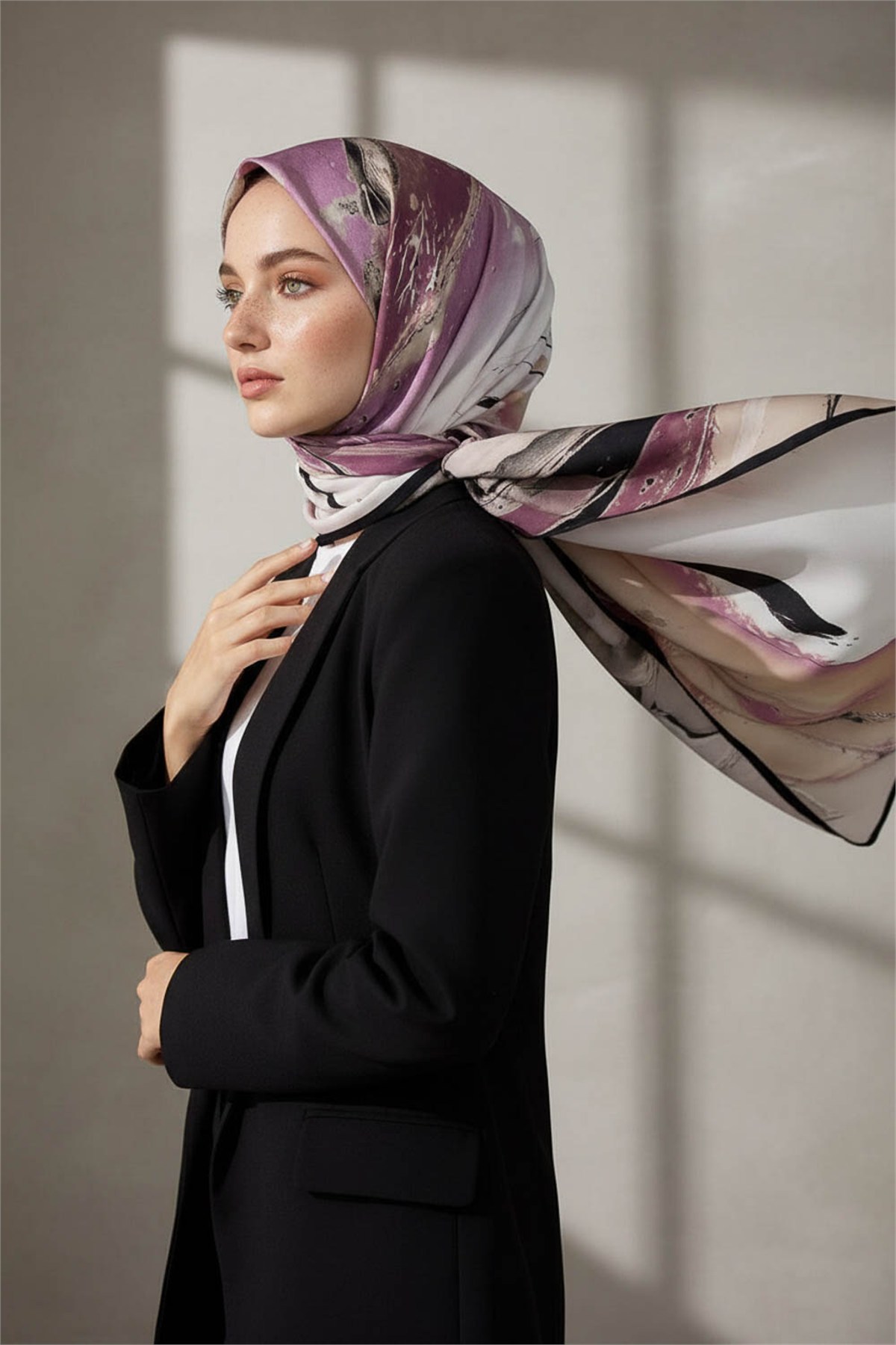 KREP BATİK DESENLİ PUDRA - SİYAH RENKLİ 75X195 KIRIŞMAZ ŞAL