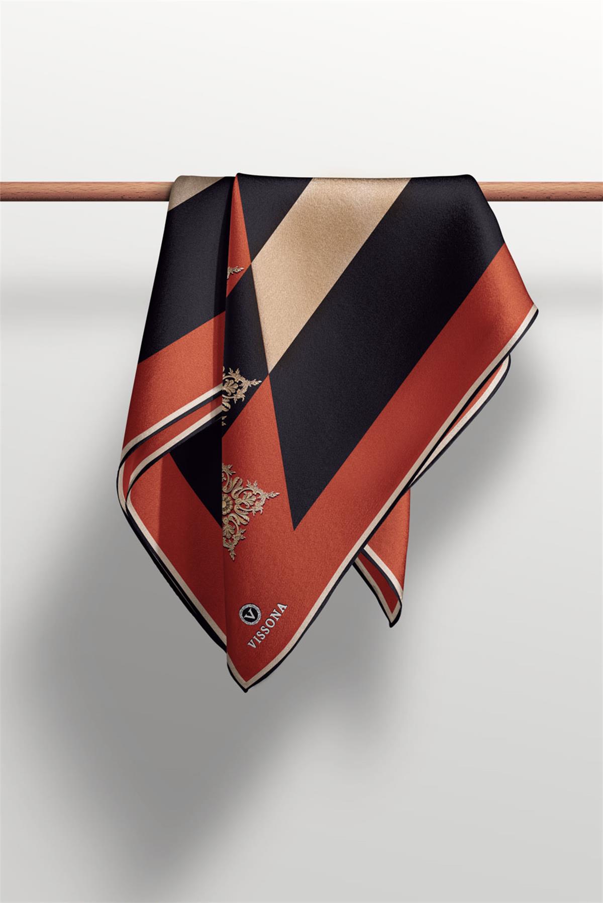 %100 Twill İpek Geometrik ve Barok Desenli Taba - Siyah Renkli 90x90 Eşarp Dikim Şekli : El Dikişi