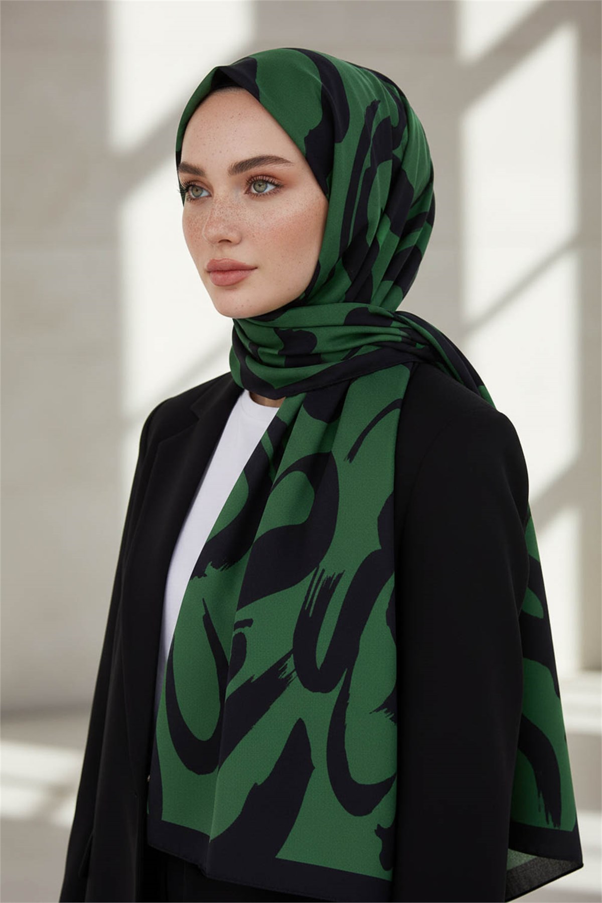 KREP FIRÇA DARBESİ DESENLİ ZÜMRÜT YEŞİLİ RENKLİ 75X195 KIRIŞMAZ ŞAL