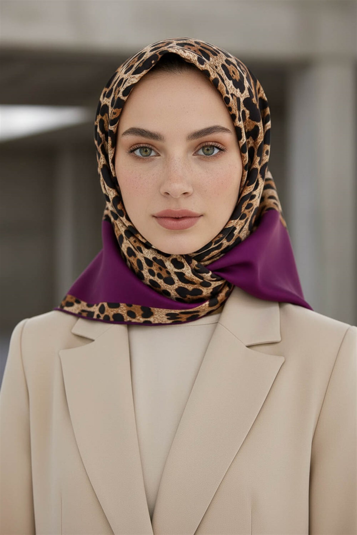 %100 Twill İpek Leopar Desenli Mürdüm Renkli 90x90 Eşarp Dikim Şekli : El Dikişi