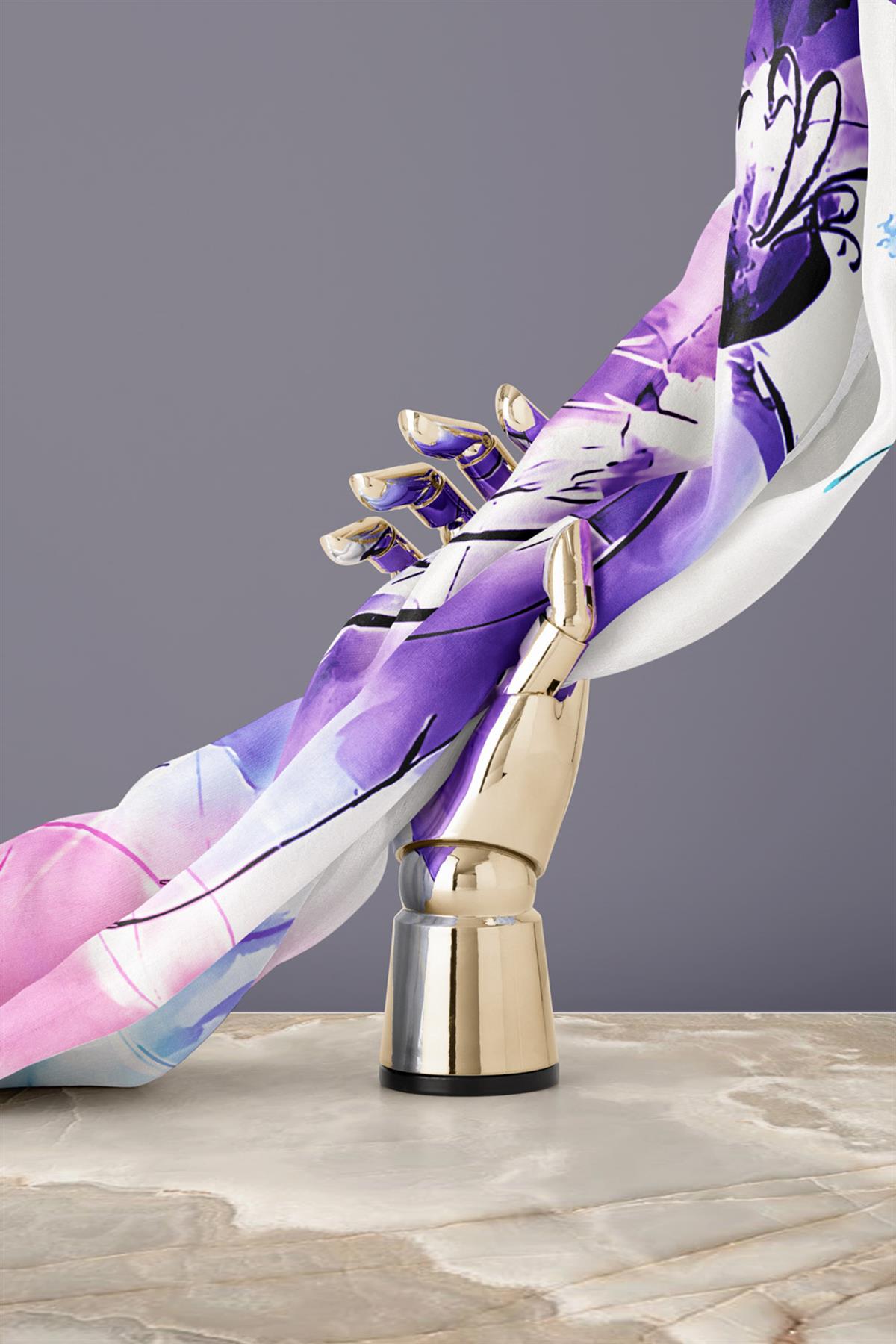 %100 Twill İpek Sulu Boya Çiçek Desenli Mor Renkli 90x90 Eşarp Dikim Şekli : El Dikişi