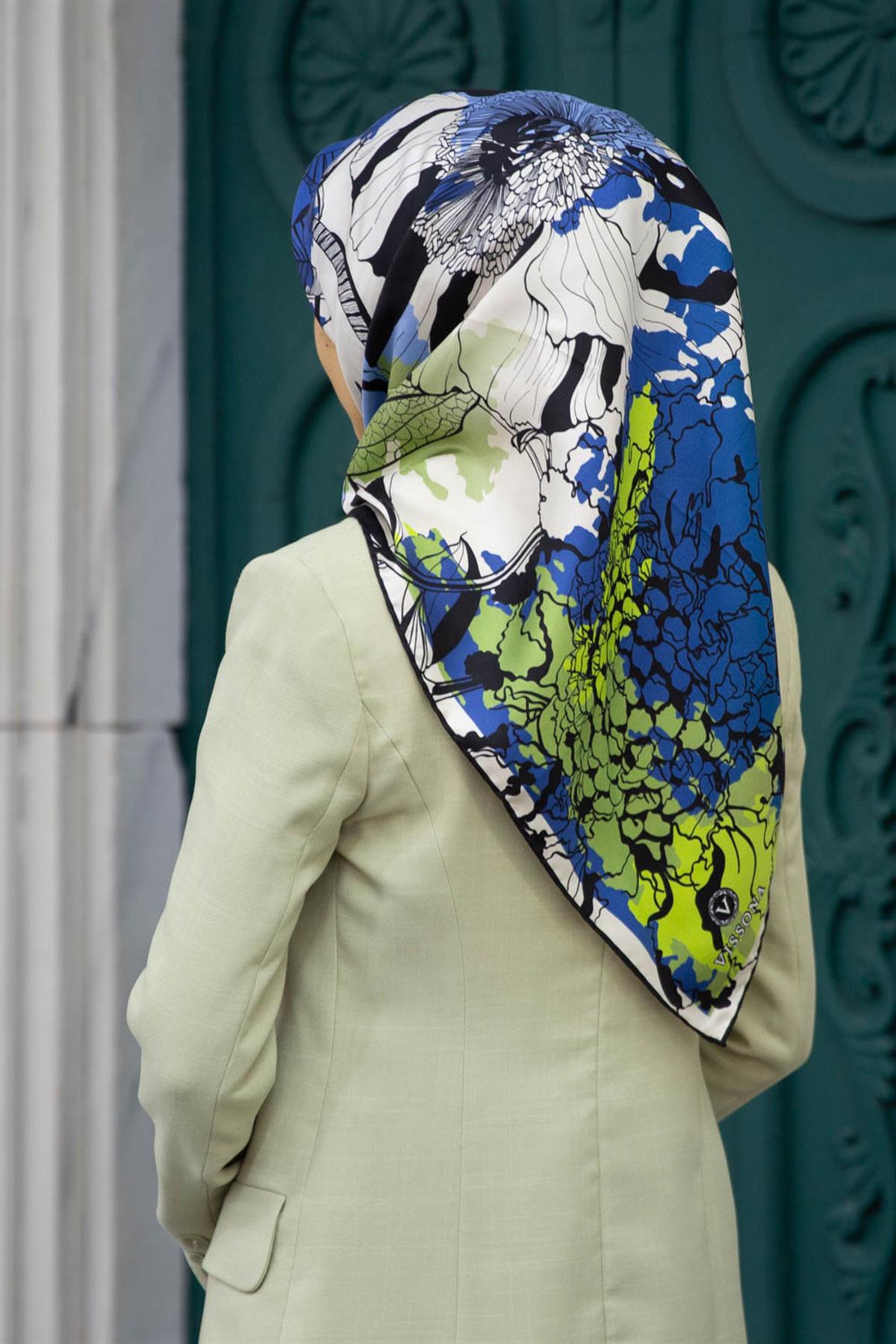 %100 Twill İpek Yaprak Desenli Lacivert - Haki Renkli 90x90 Eşarp Dikim Şekli : El Dikişi