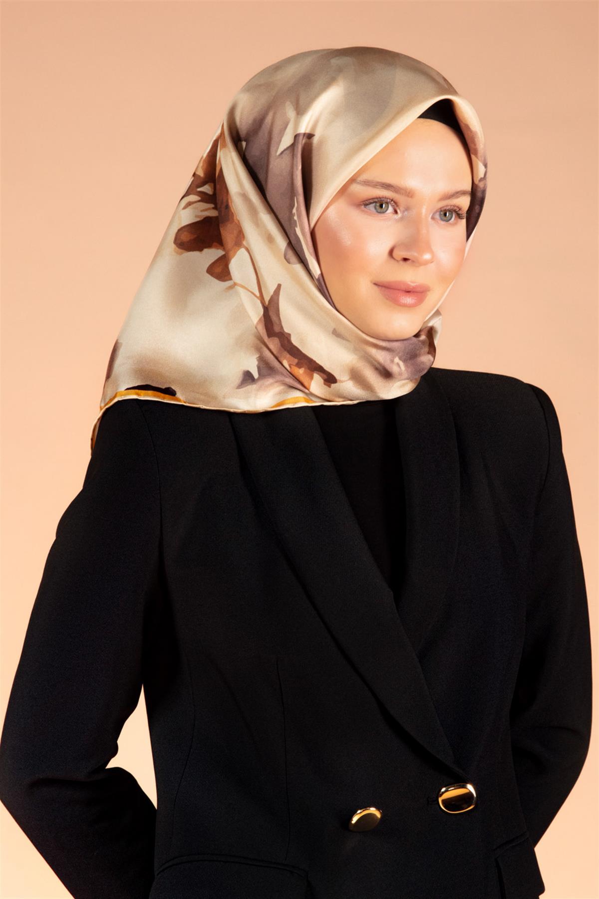 %100 Twill İpek Yaprak Desenli Bej - Hardal Renkli 90x90 Eşarp Dikim Şekli : El Dikişi