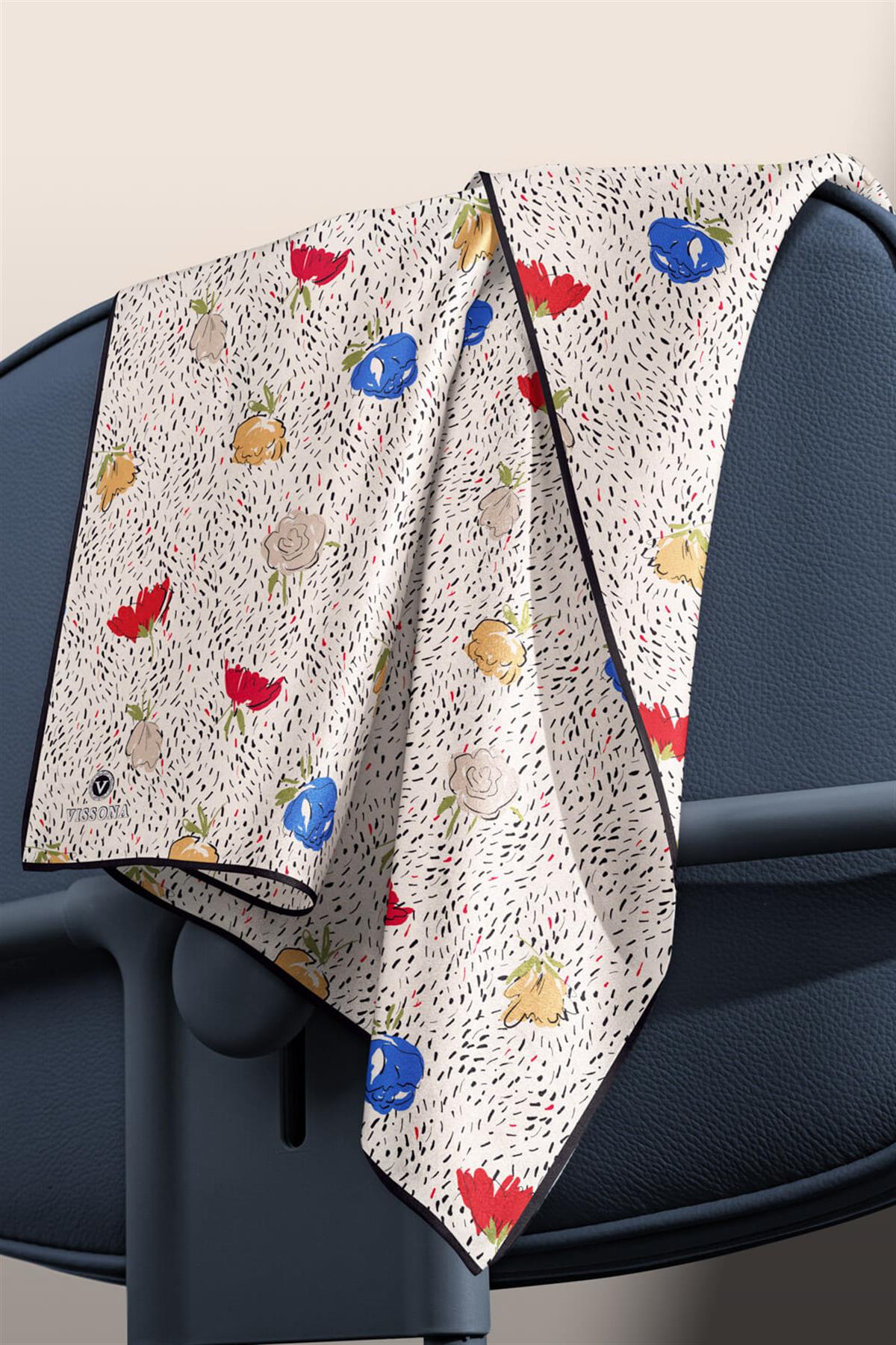 %100 Twill İpek Çıtır Çiçek Desenli Gold - Krem Renkli 90x90 Eşarp Dikim Şekli : El Dikişi