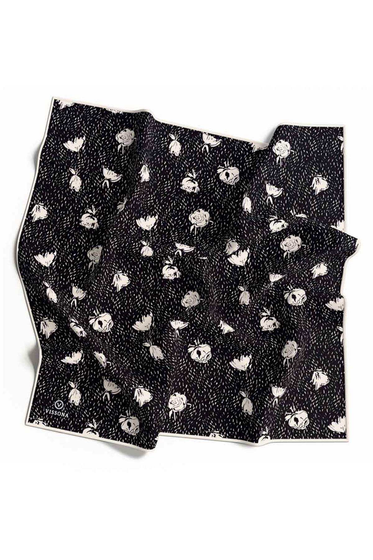 %100 Twill İpek Çıtır Çiçek Desenli Siyah - Krem Renkli 90x90 Eşarp Dikim Şekli : El Dikişi
