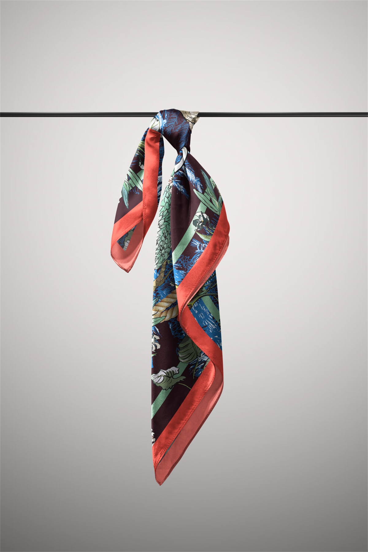 Kadın Beyaz Mat Yeşil Leylek  Desenli 50x50 Bandana HYL DG01132-22